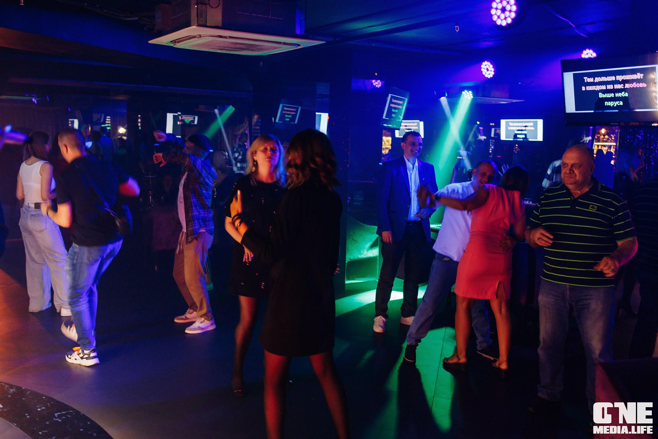 Фоторепортаж из караоке-клуба Эйфория. One Media Life: фоторепортажи, фотоотчеты с мероприятий и заведений