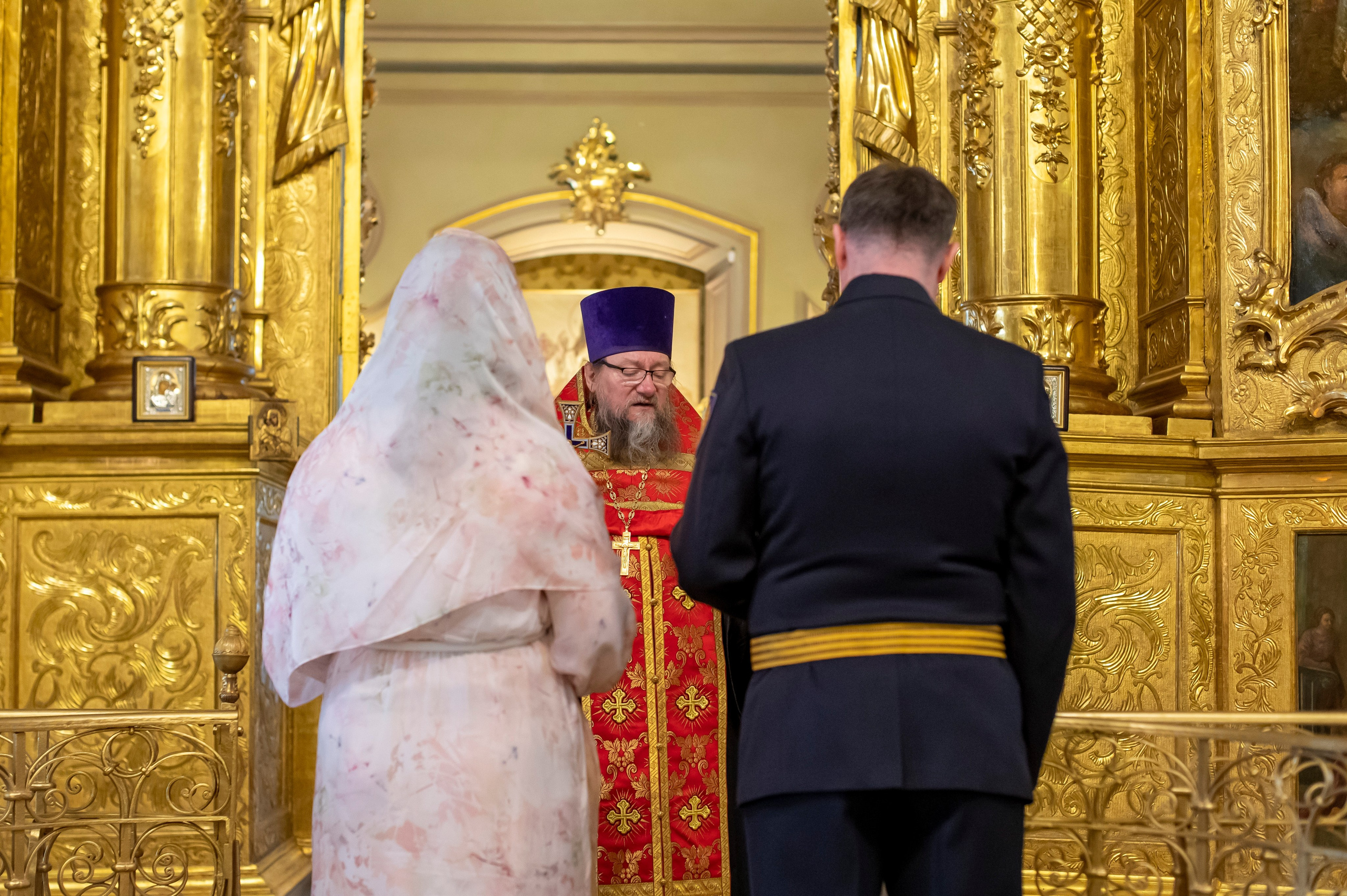 Венчание в храме Климента Папы Римского на Третьяковской. Свадебный и семейный фотограф в Москве Ирина Гончарова