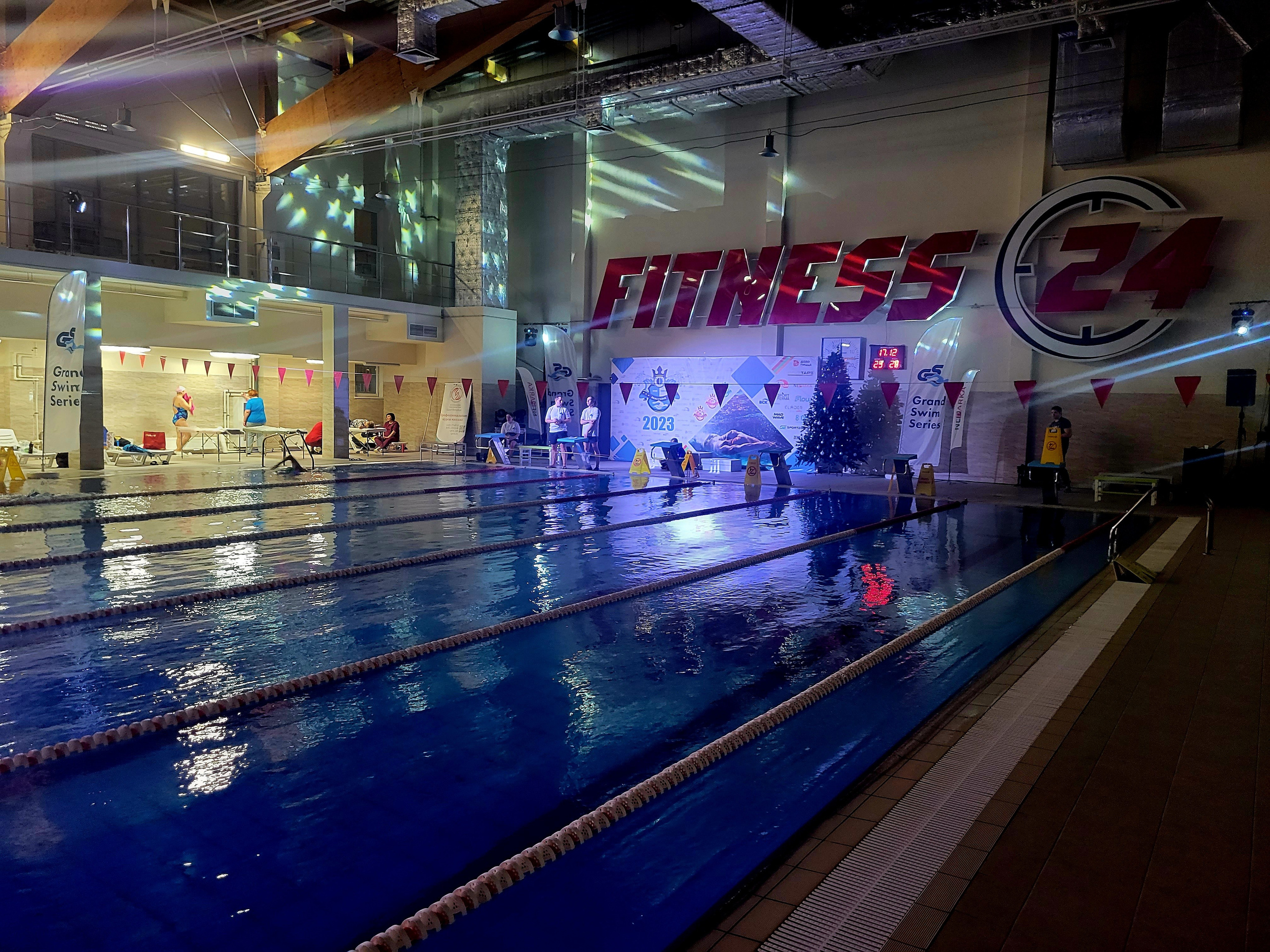 В зале работали проф фотографы. Часть фото здесь - от организаторов.