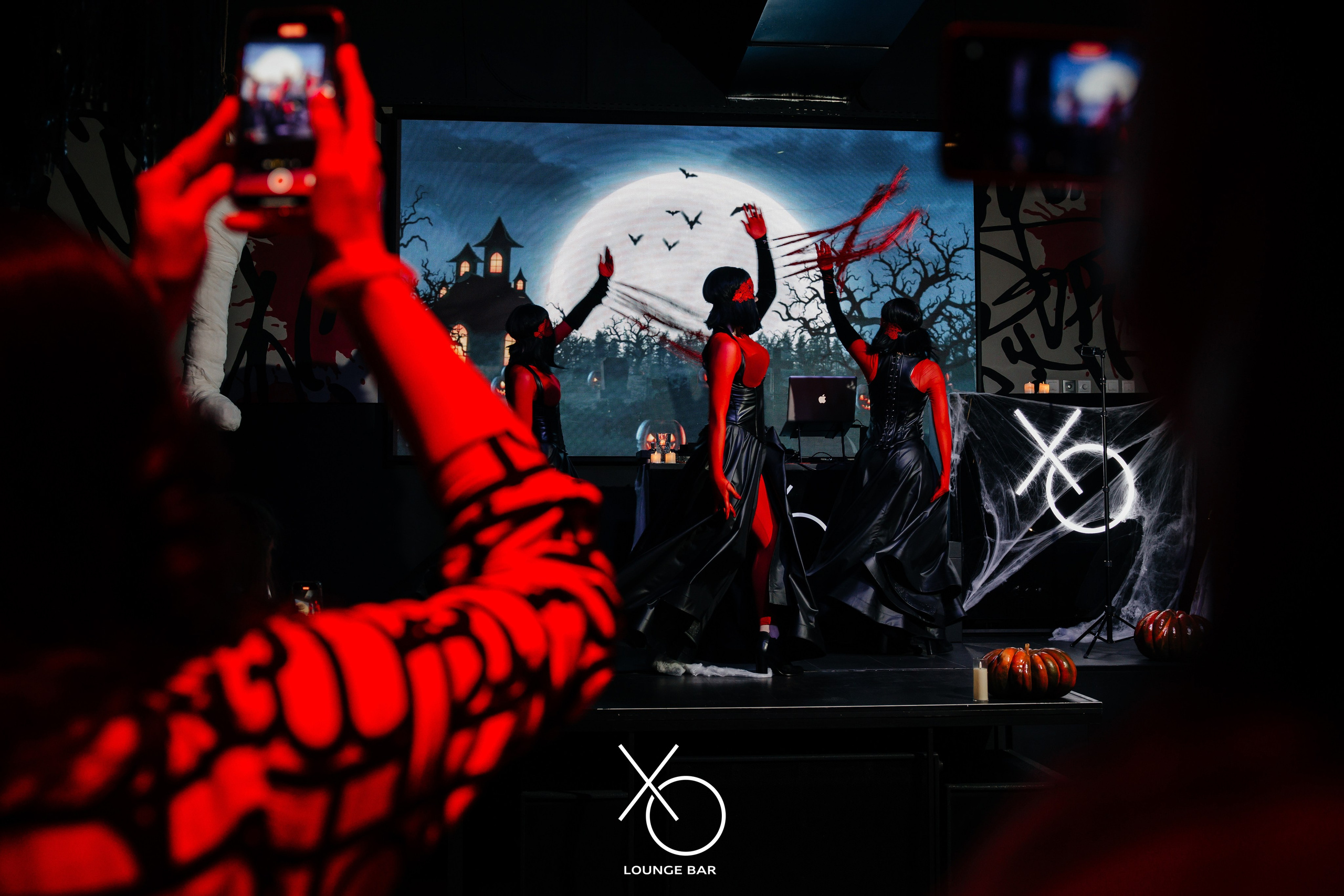 Halloween. Lounge Bar X.O