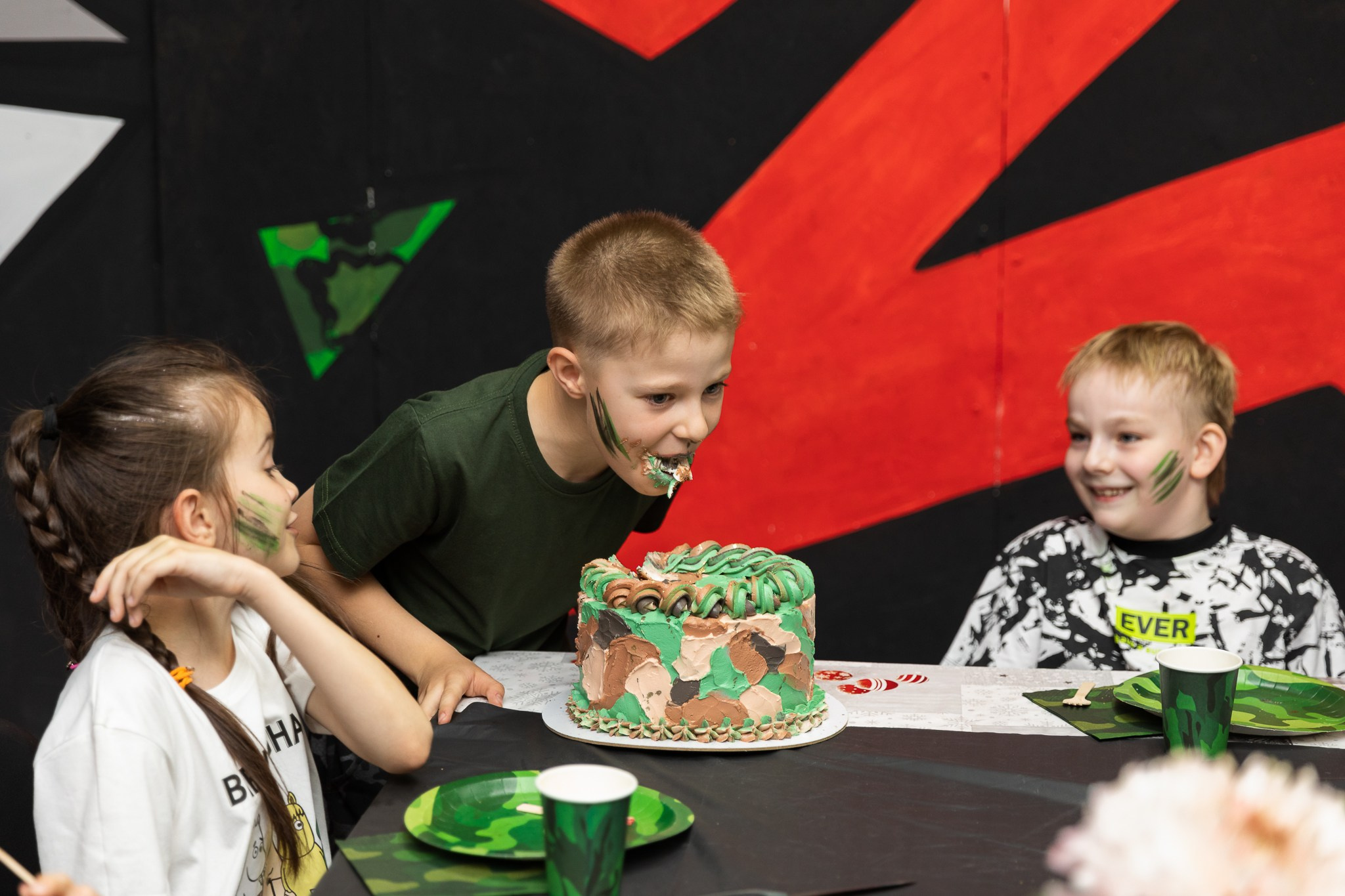 Платону 8 лет, лазертаг Zаряд. Фотограф Татьяна Генева