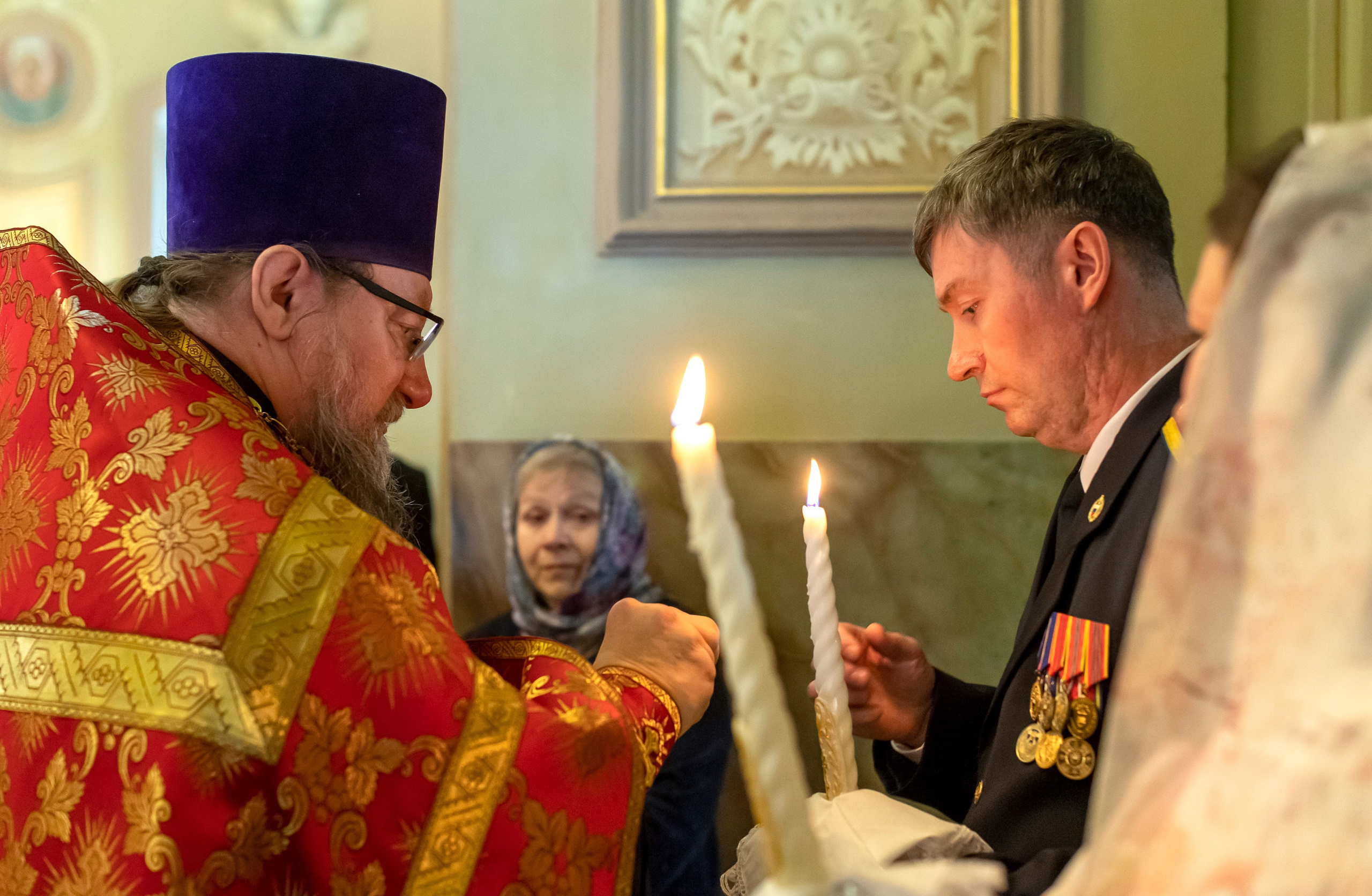 Венчание в храме Климента Папы Римского на Третьяковской, возрастные новобрачные, возрастной жених, возрастная невеста, полковник, невеста в возрасте, жених в возрасте