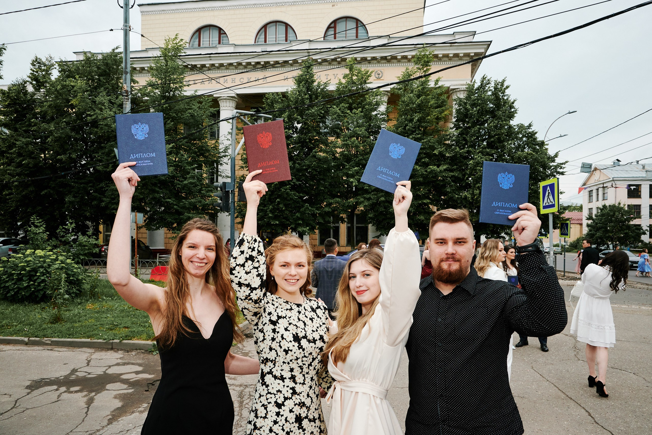 Фотограф на выпускной в Иваново — выпускники мед академии иваново с дипломами