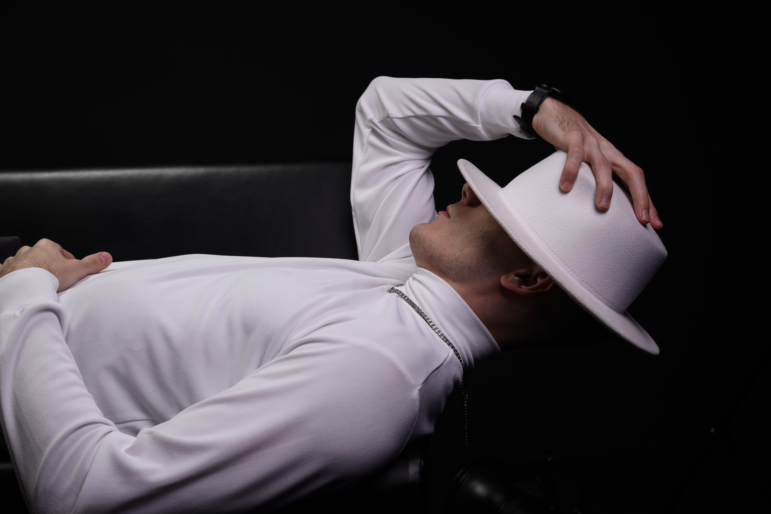 The White hat Alex. Профессиональный фотограф в Воронеже Владислав Крылов