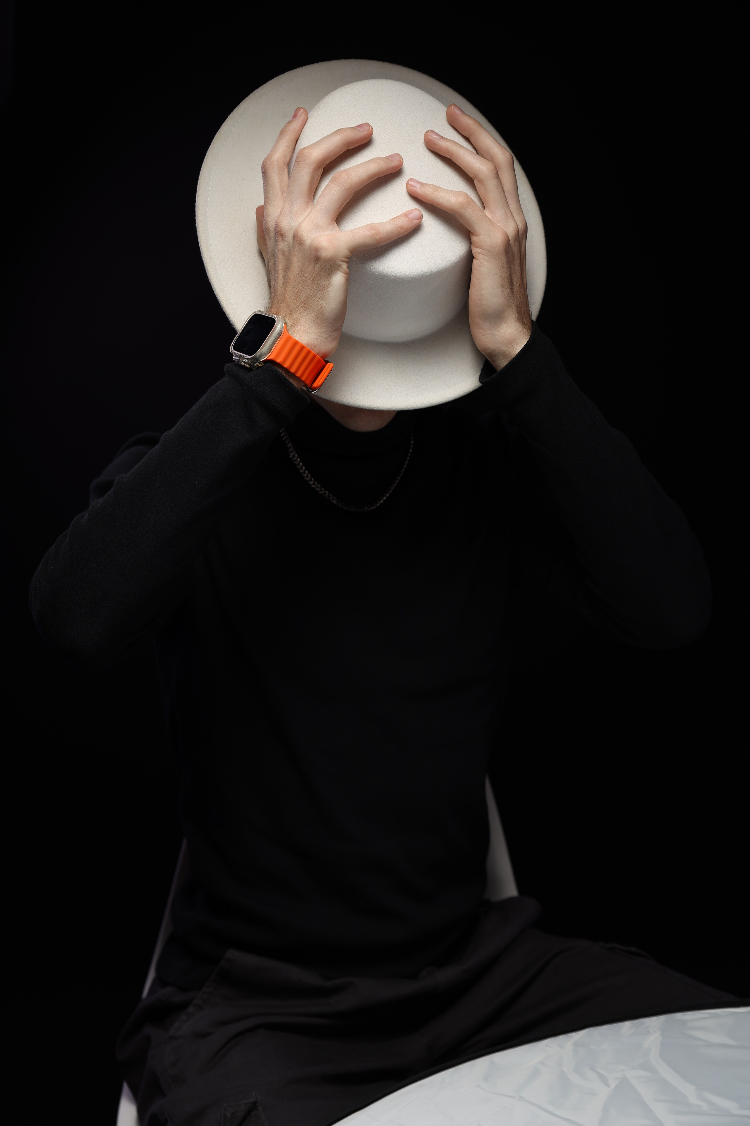 The White hat Alex. Профессиональный фотограф в Воронеже Владислав Крылов