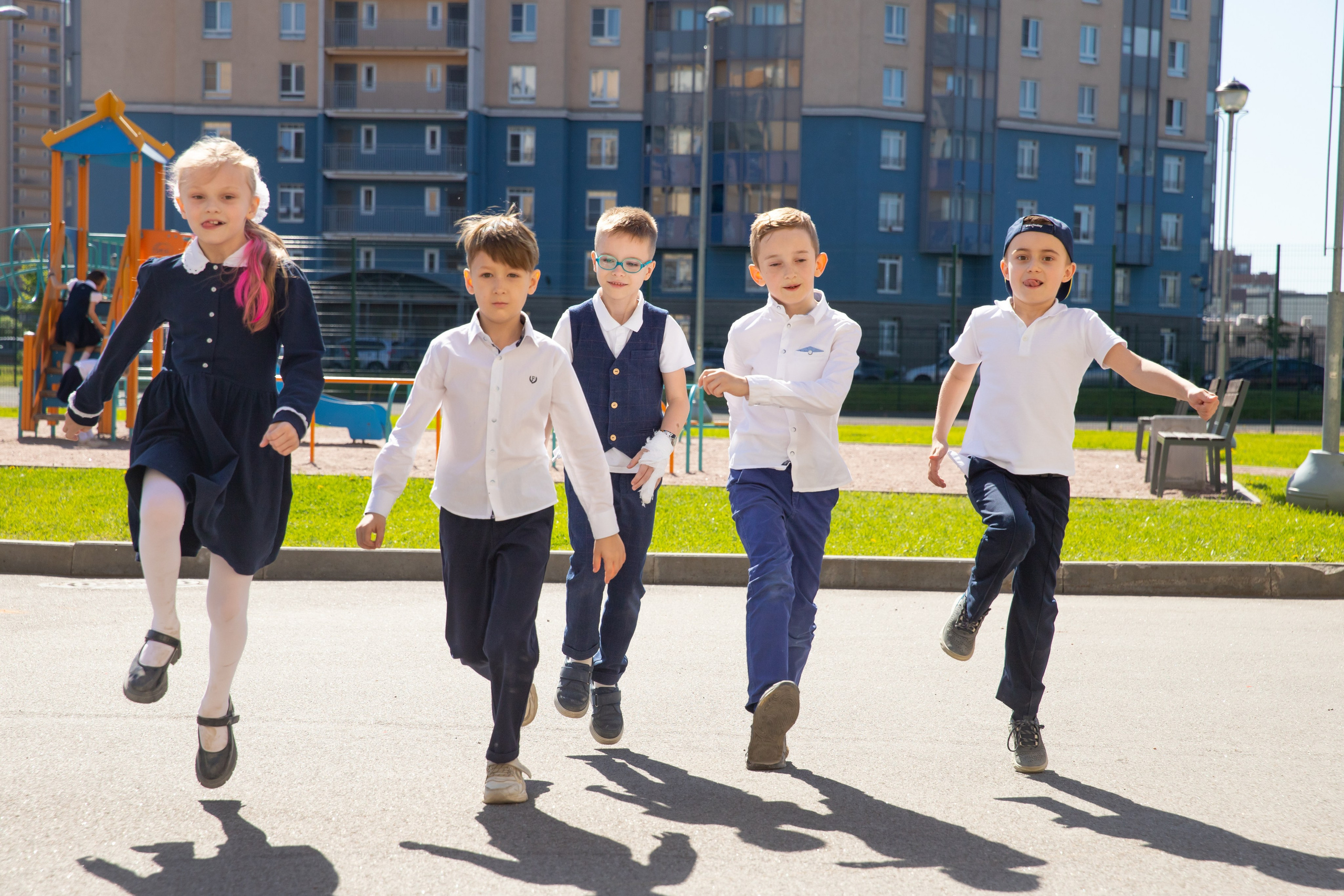 1 день в школе фото. ВЫПУСКНЫЕ АЛЬБОМЫ для детского сада и школы Санкт-Петербург и Лен. область