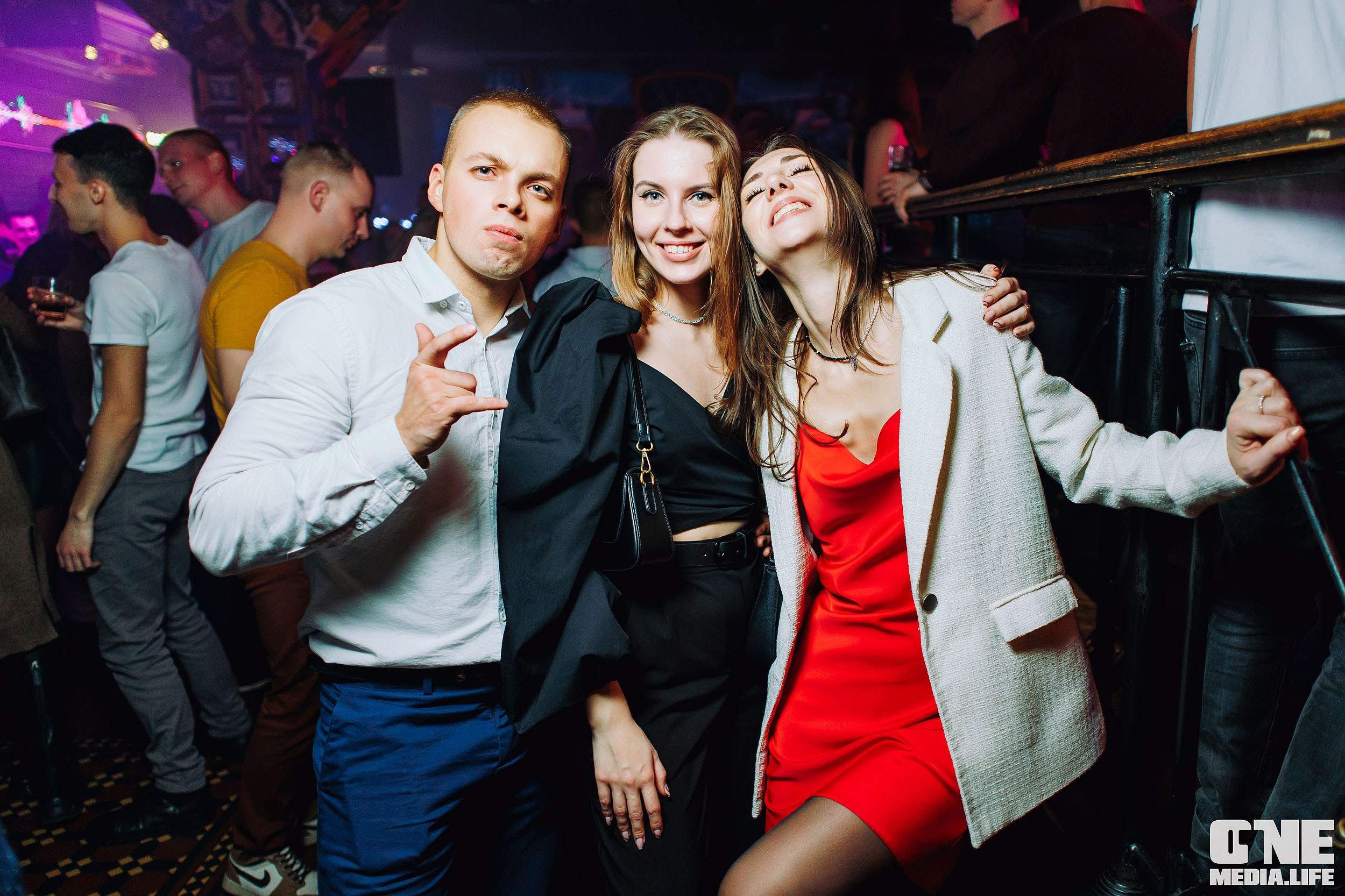 Фоторепортаж из бара XxxX. One Media Life: фоторепортажи, фотоотчеты с мероприятий и заведений