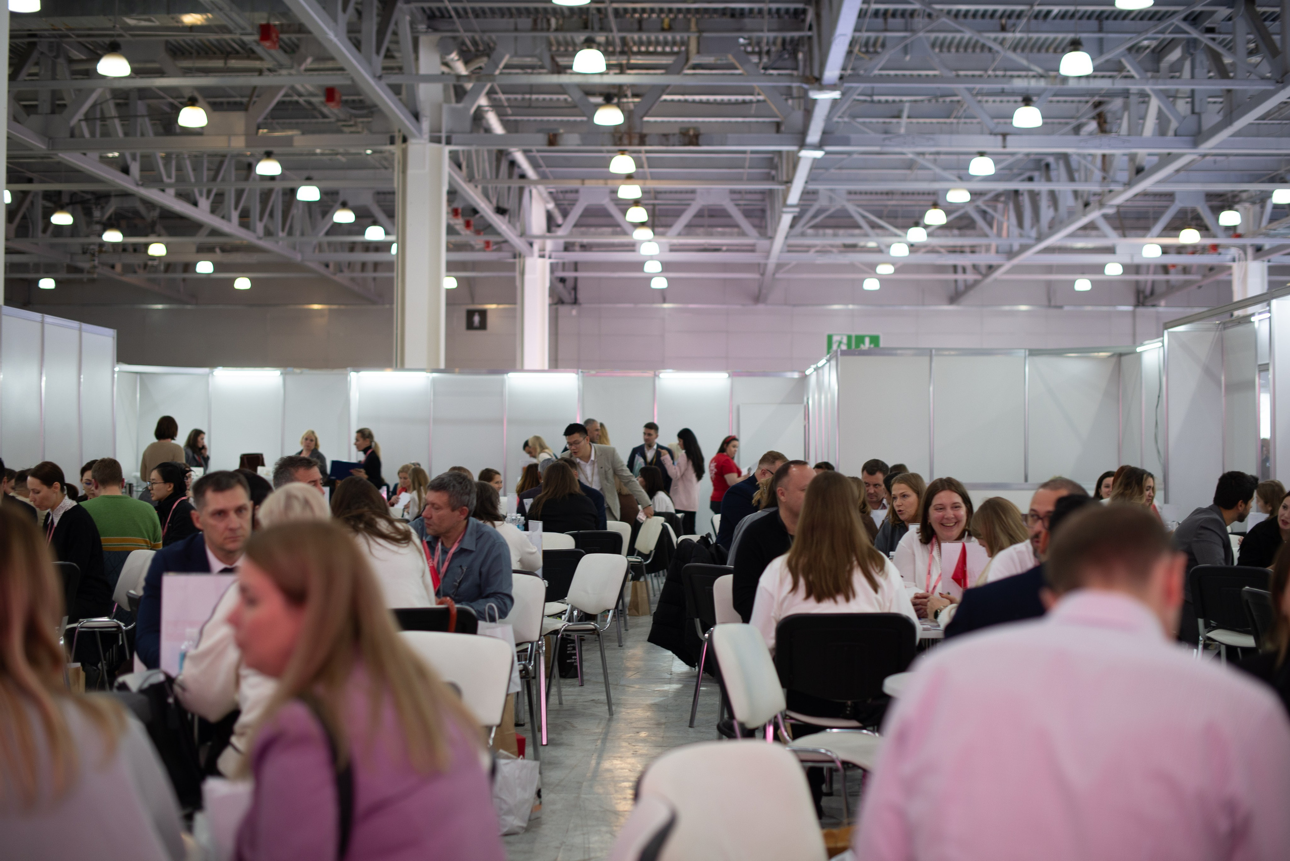 InterCHARM 2025 осень. Victoria Radjevna Репортажный Фотограф — Видеограф Москва • Санкт-Петербург