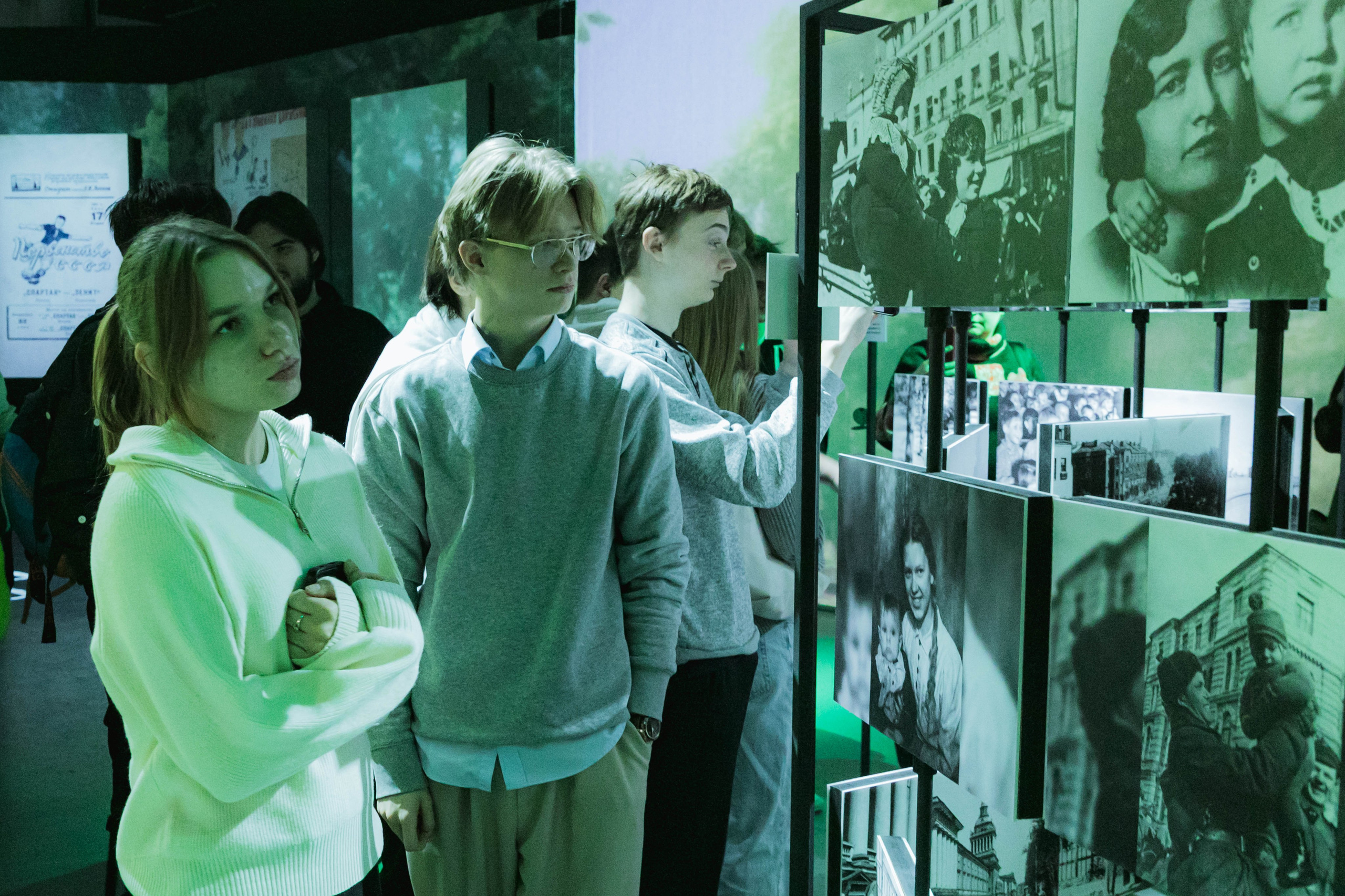 Мультимедийная выставка ГЛАЗА Санкт-Петербург. Репортажный и концертный фотограф в Санкт-Петербурге Адмакина Дарья