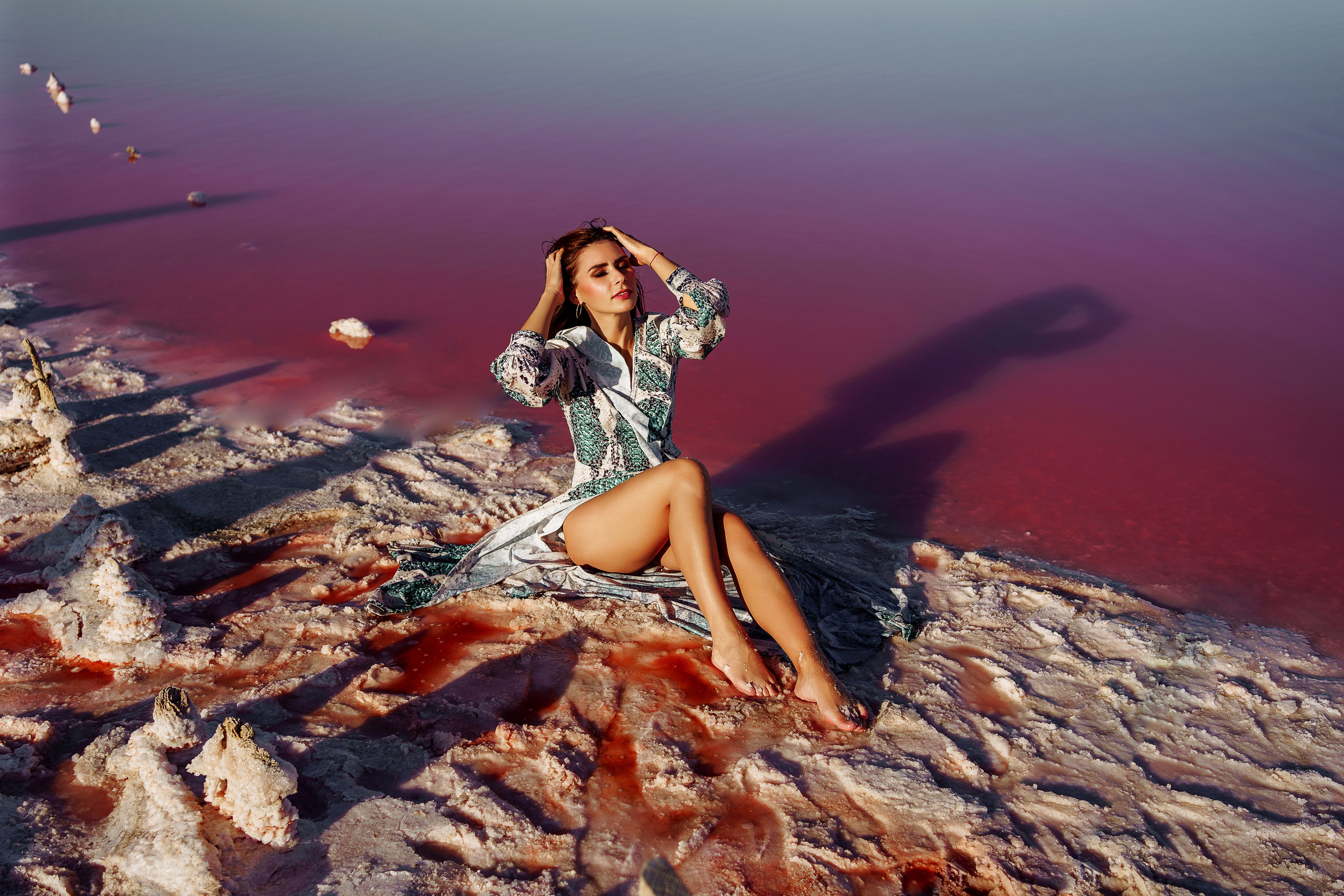 Фотосессия девушки на розовом озере. Фотосессия в Евпатории. Розовое озеро в Евпатории. Фотограф Зайцева Надежда в Крыму. Розовое озеро Сасык-Сиваш.