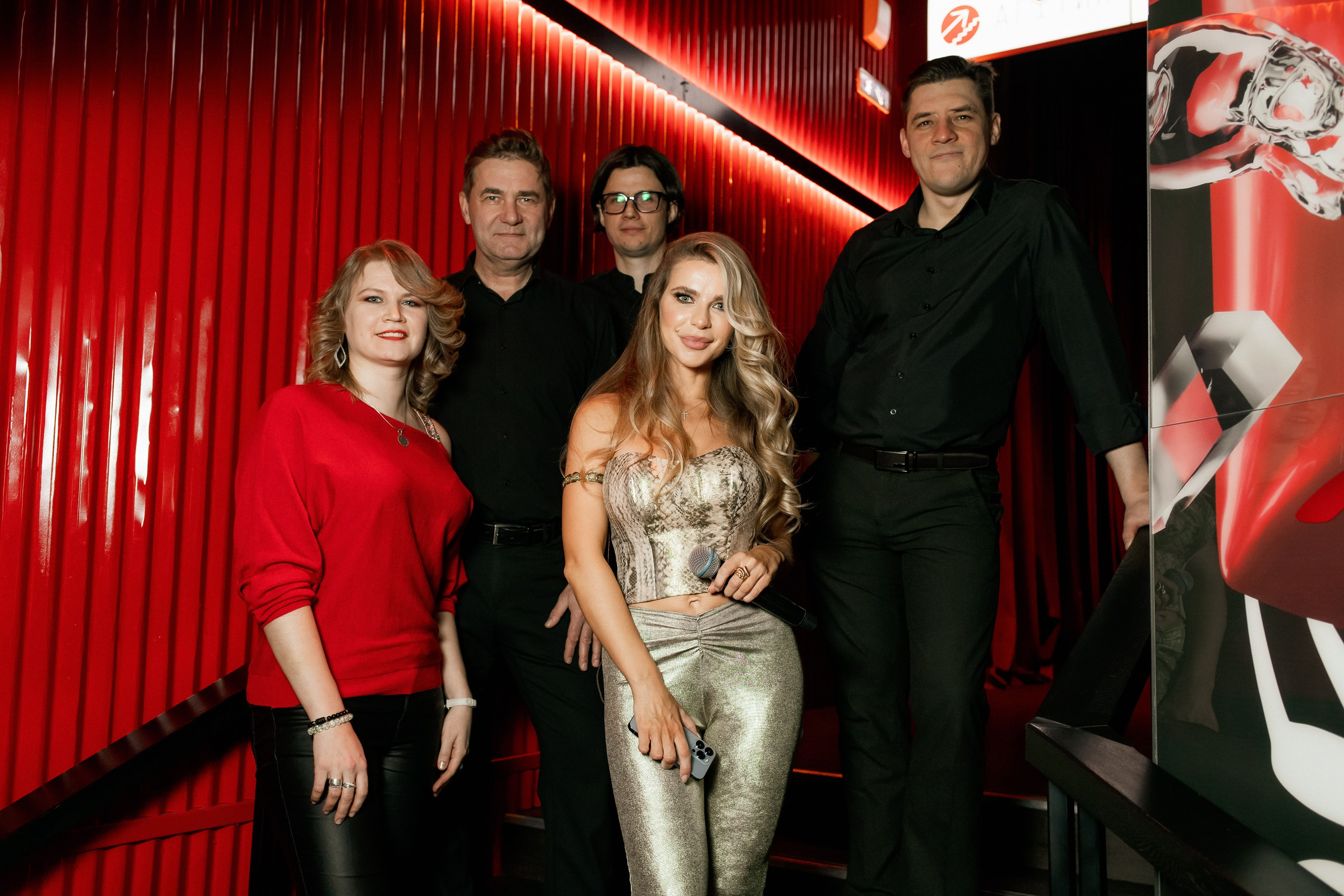 YANA URBAN: сольный концерт в «Анжелика Wineroom». СВОИ. ФОТООТЧЕТЫ-СОБЫТИЯ-МЕСТА