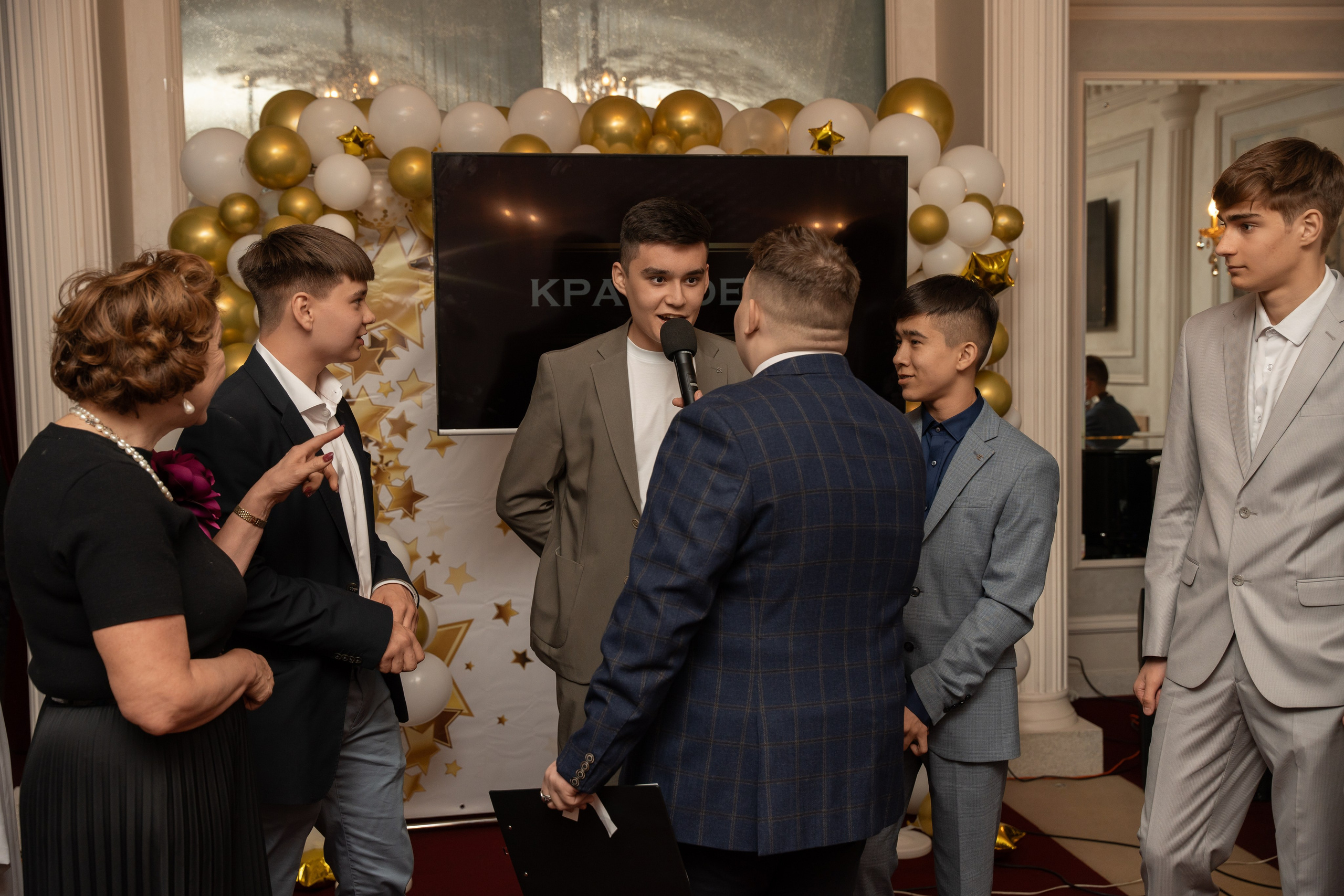 Фотосъёмка выпускного в Хабаровске — Романов Максим, цены и портфолио. Профессиональный фотограф Максим Романов в городе Хабаровске