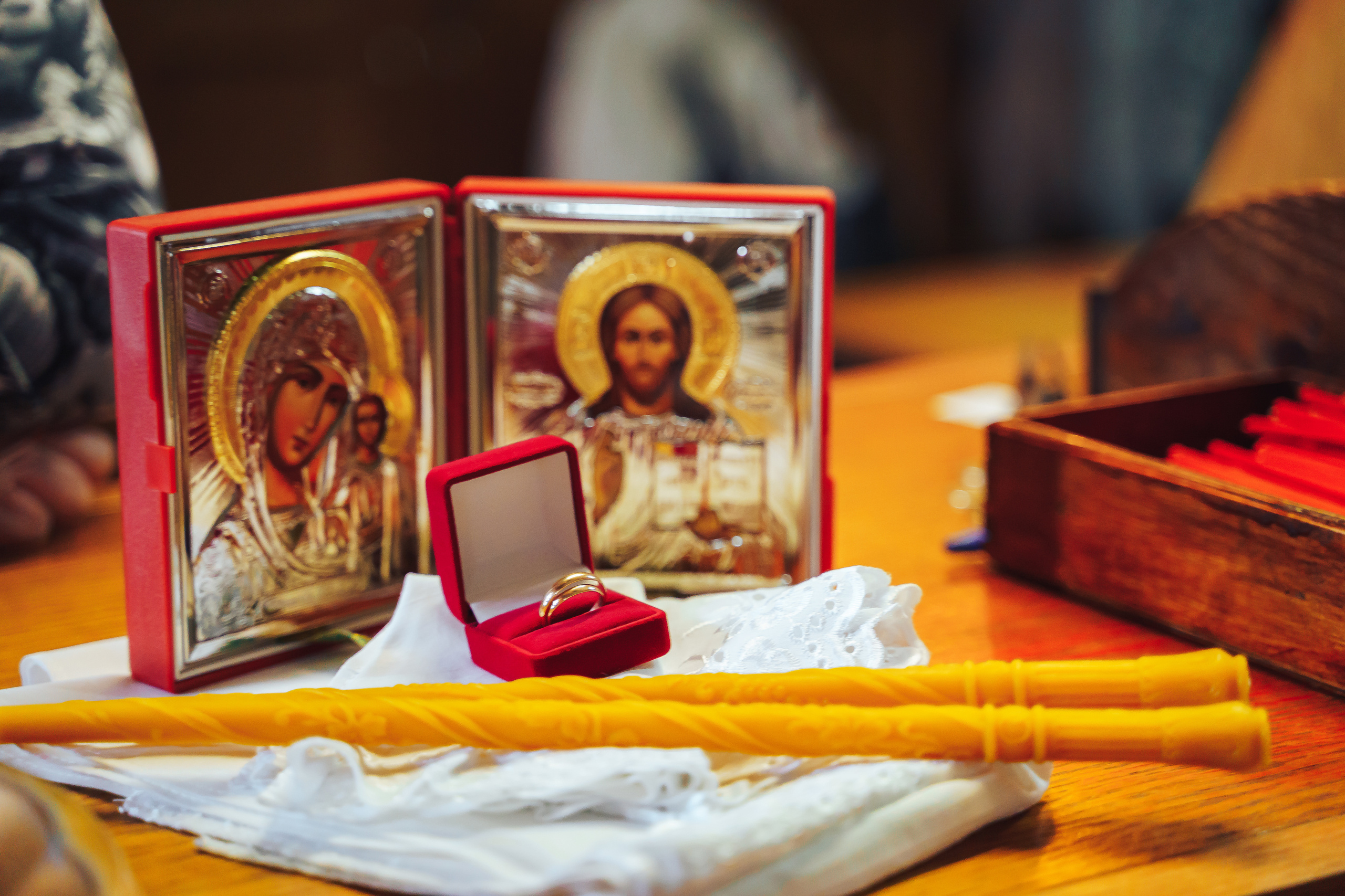 Свадебный фотограф на венчание в Храме Богородицы в Щелково