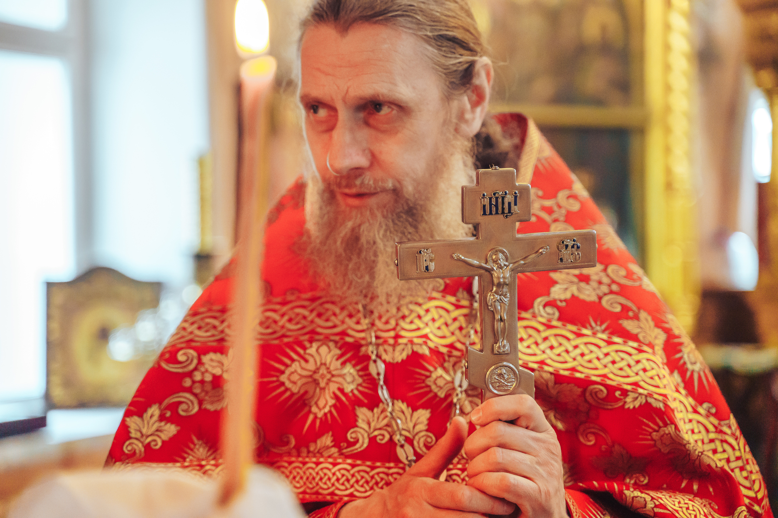 Свадебный фотограф на венчание в Храме Богородицы в Щелково