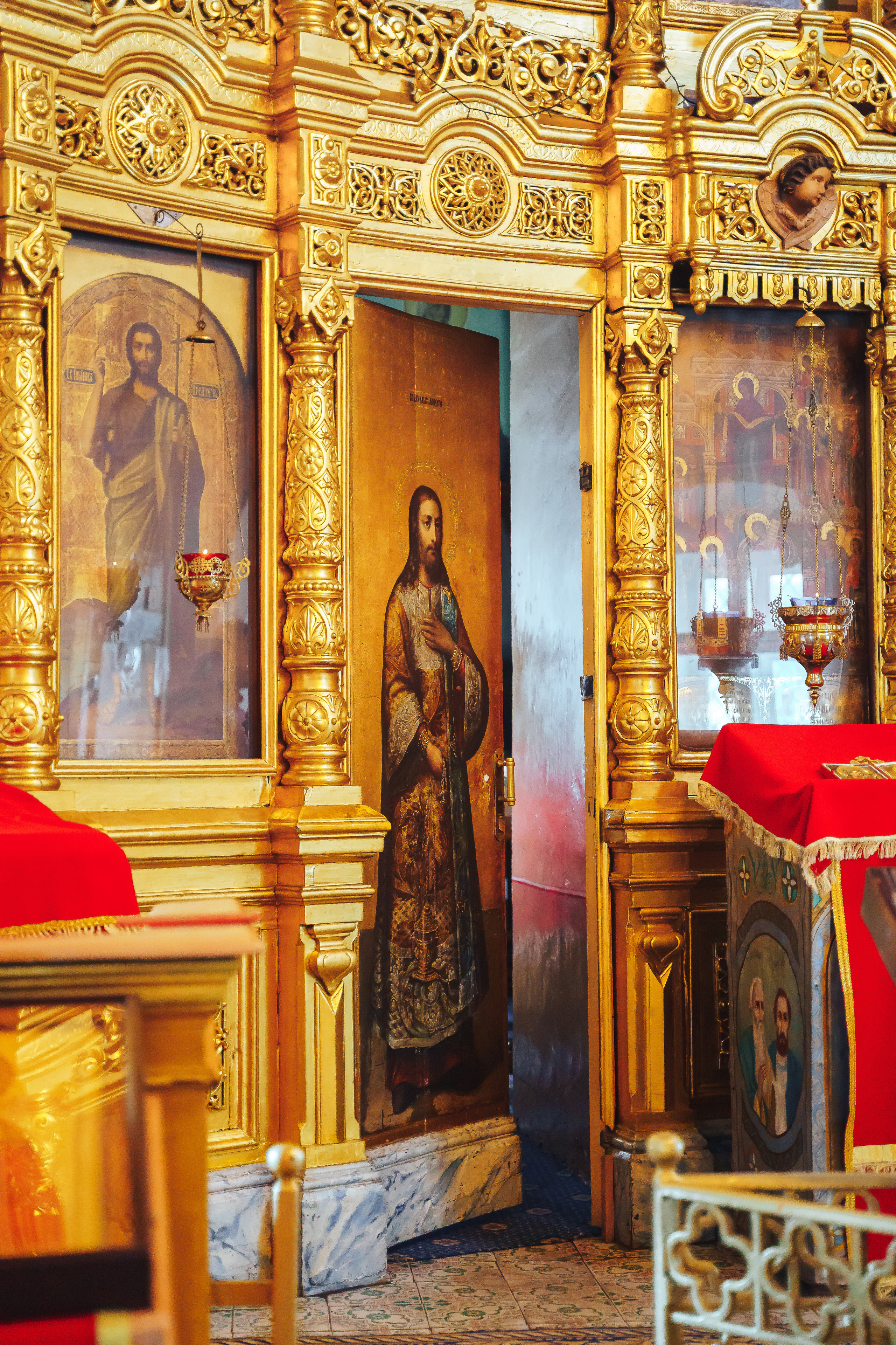 Свадебный фотограф на венчание в Храме Богородицы в Щелково