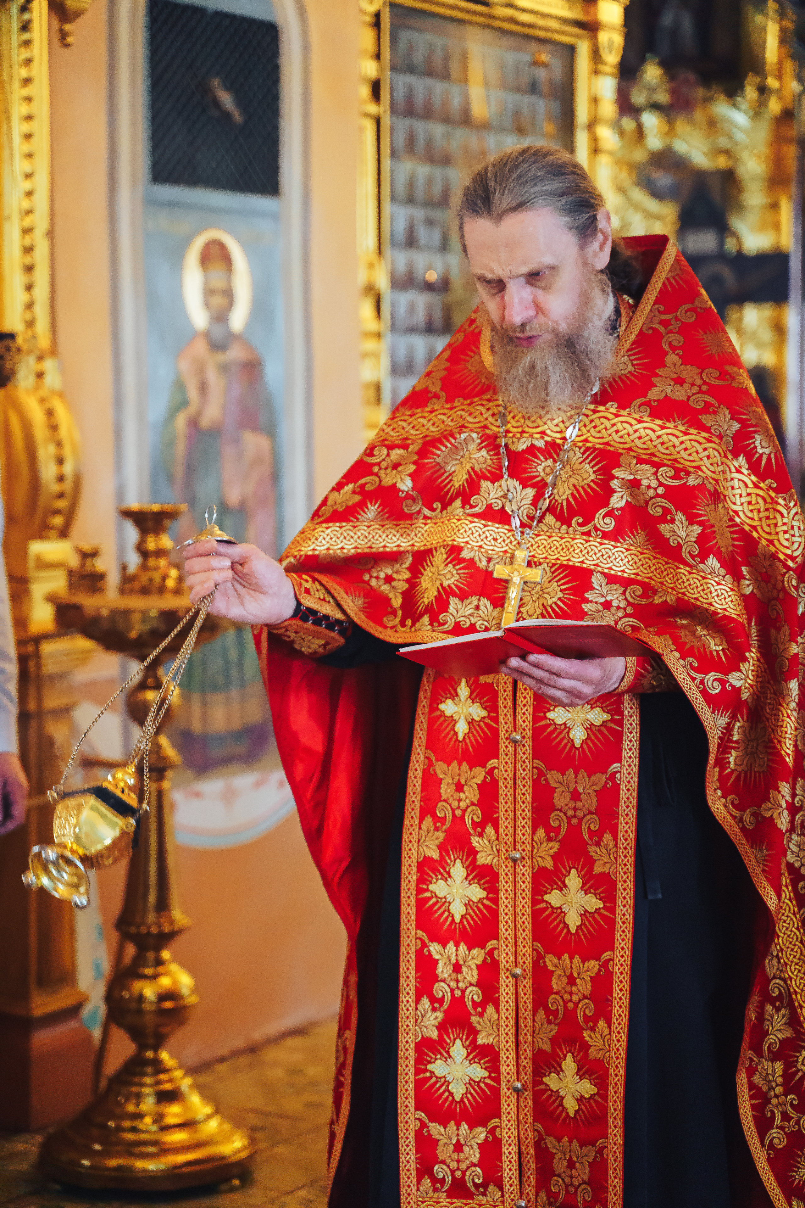 Свадебный фотограф на венчание в Храме Богородицы в Щелково