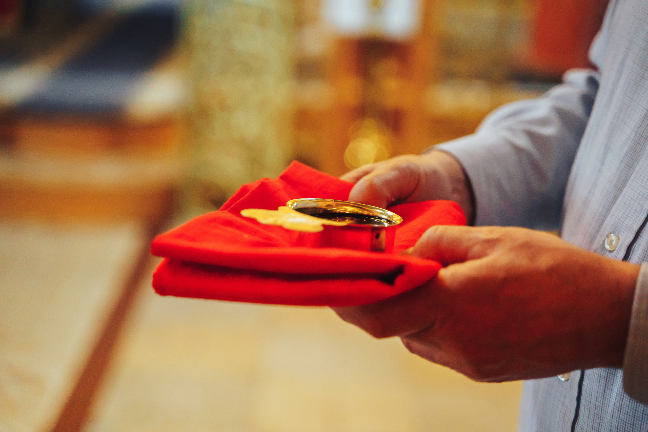 Свадебный фотограф на венчание в Храме Богородицы в Щелково