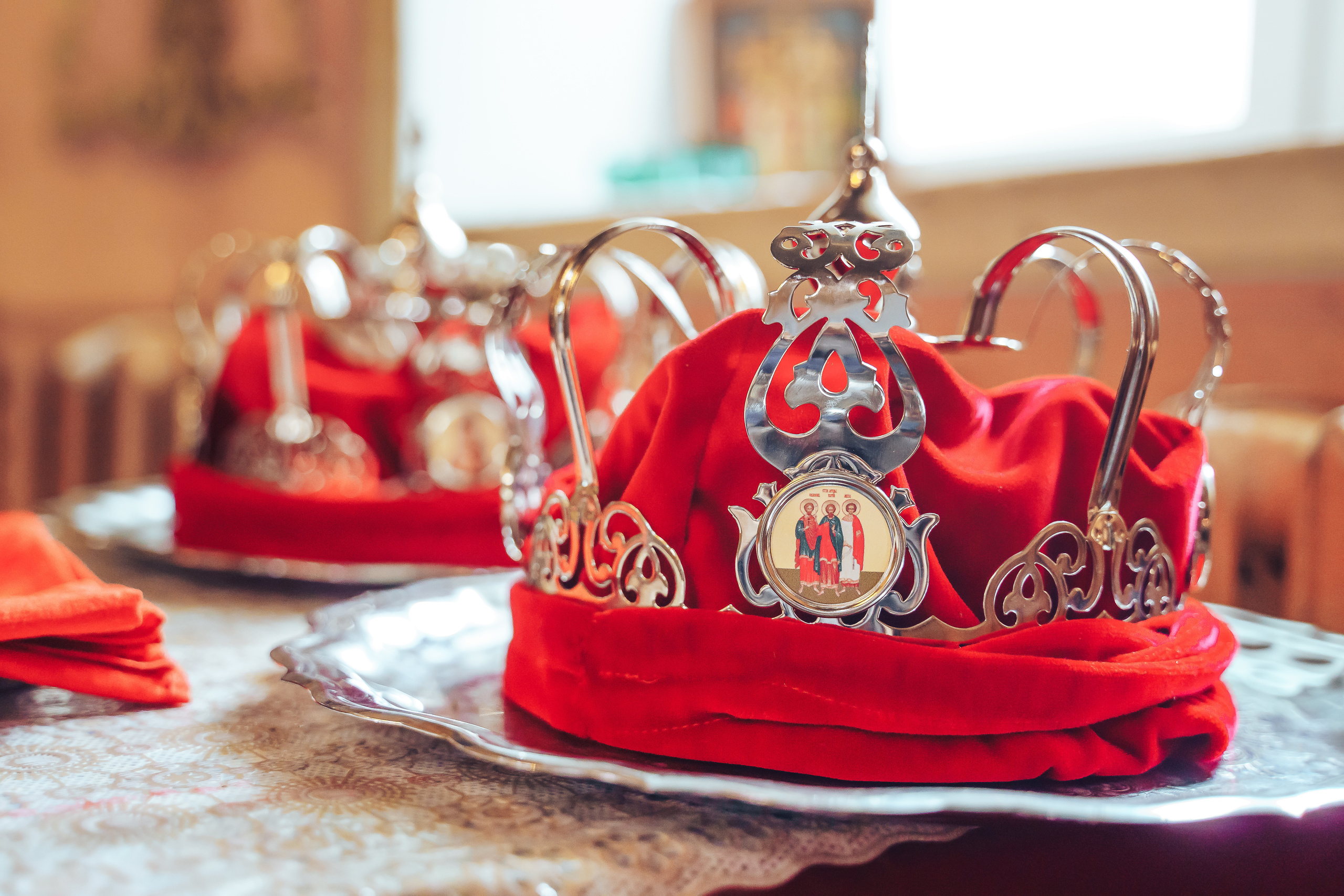 Свадебный фотограф на венчание в Храме Богородицы в Щелково