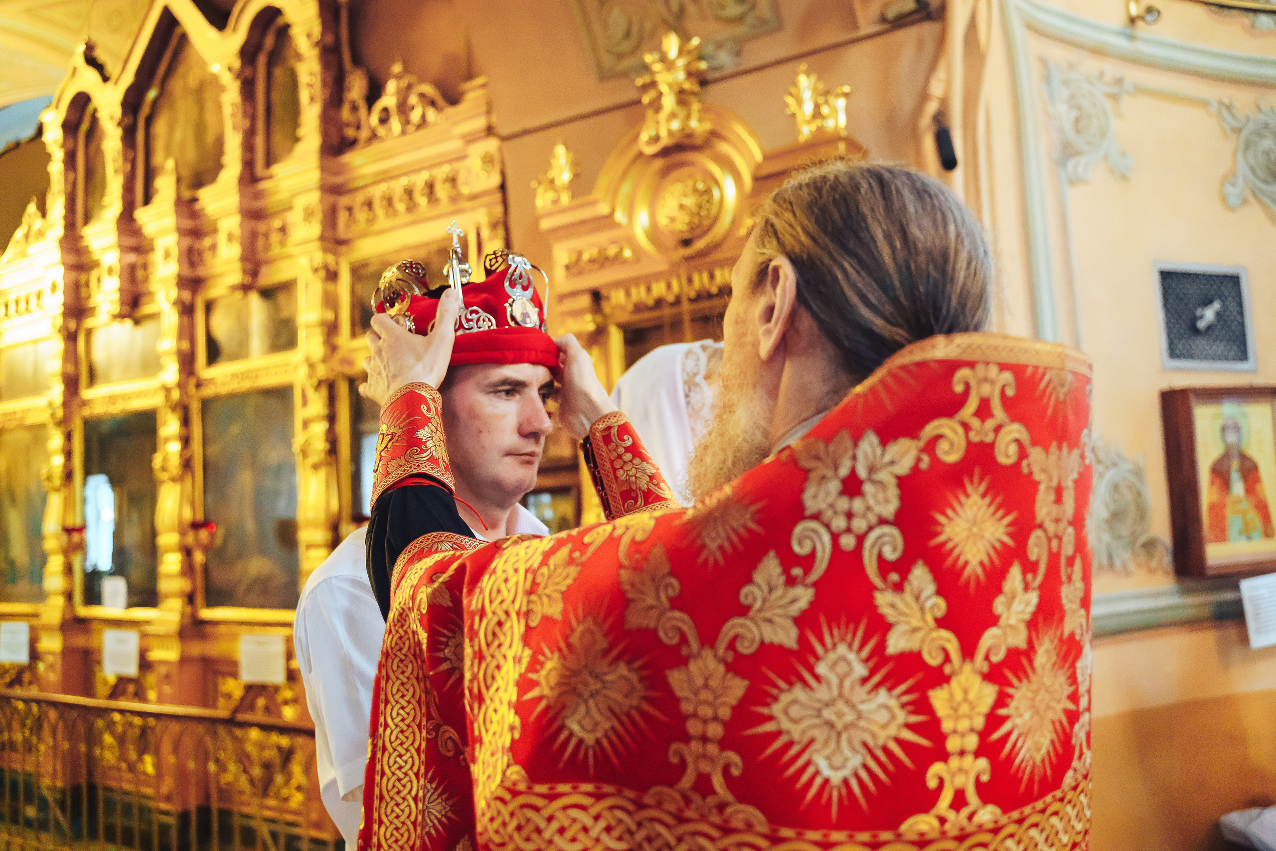 Свадебный фотограф на венчание в Храме Богородицы в Щелково