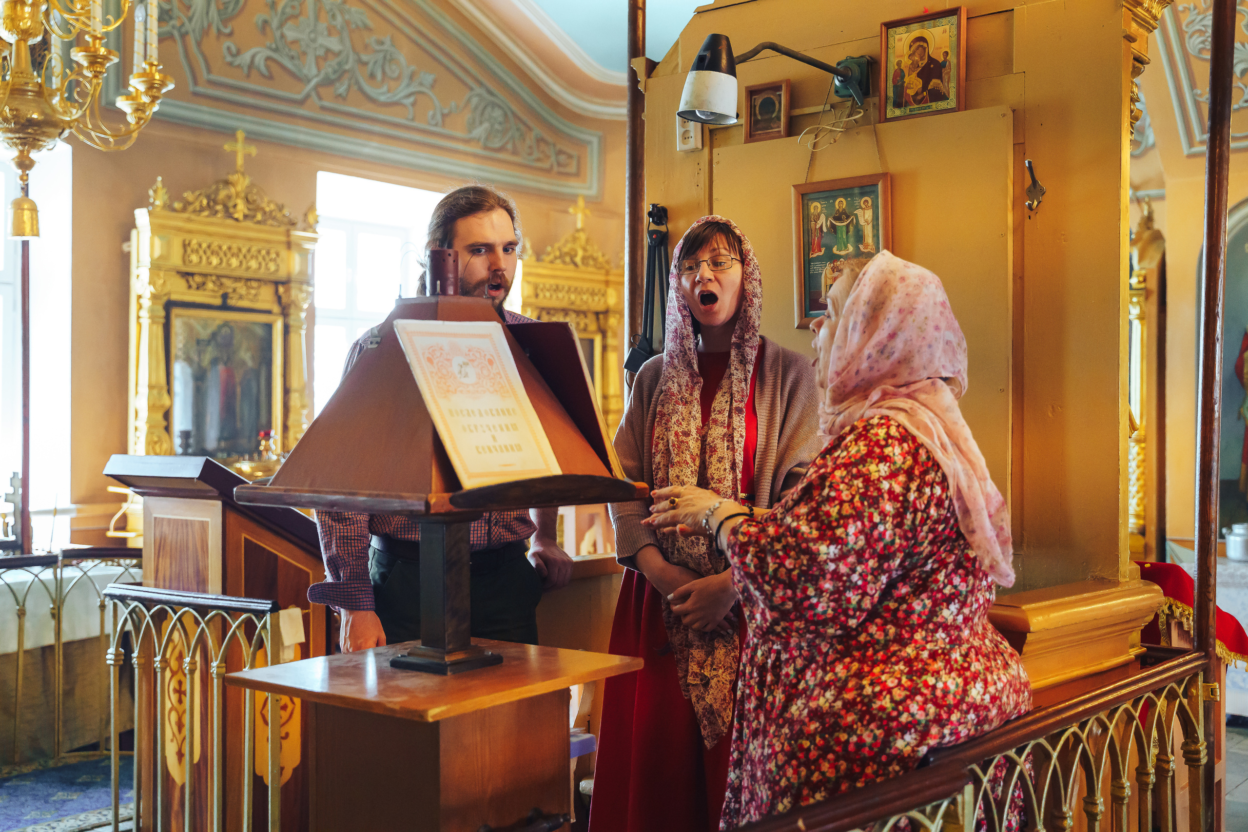 Свадебный фотограф на венчание в Храме Богородицы в Щелково