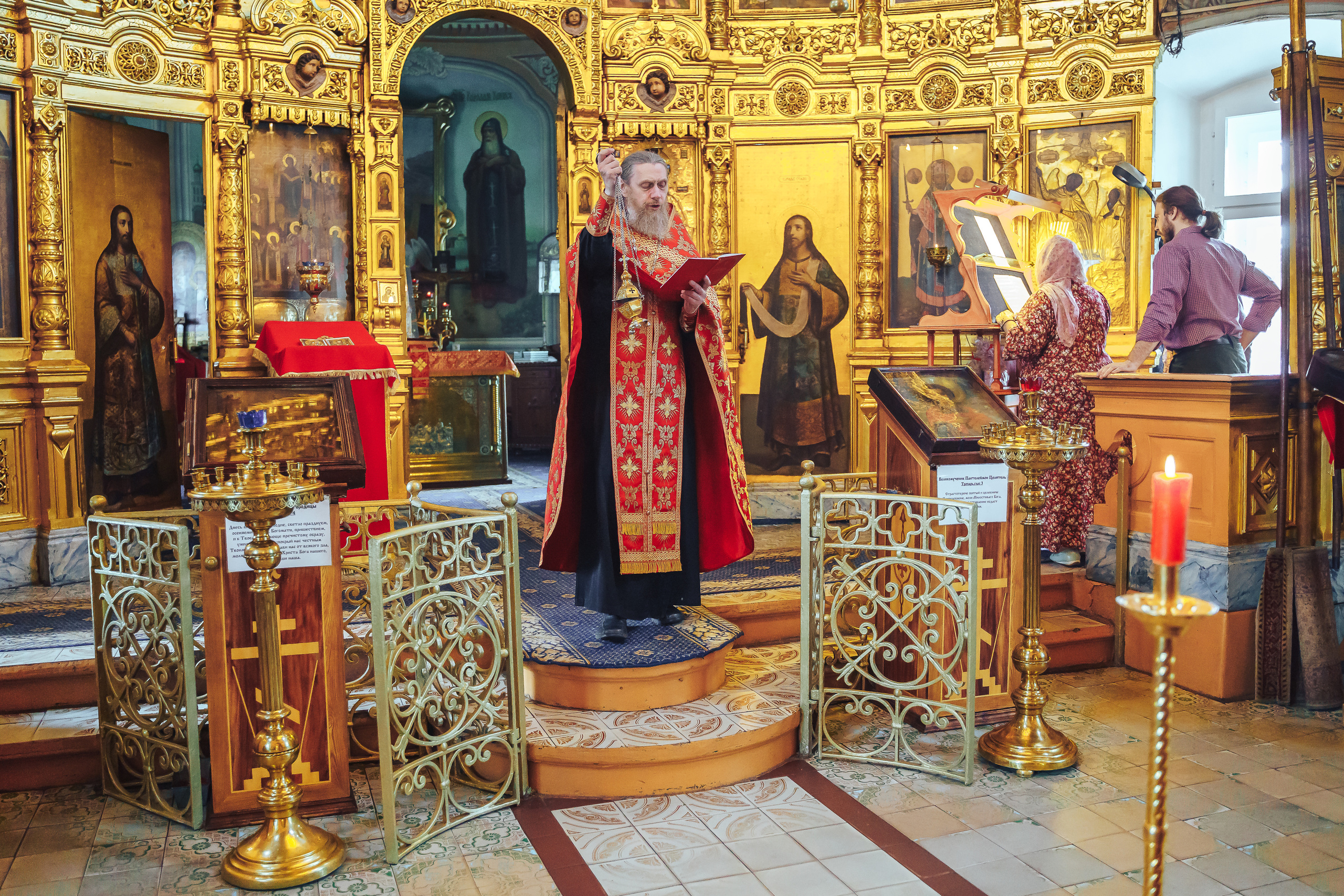 Свадебный фотограф на венчание в Храме Богородицы в Щелково