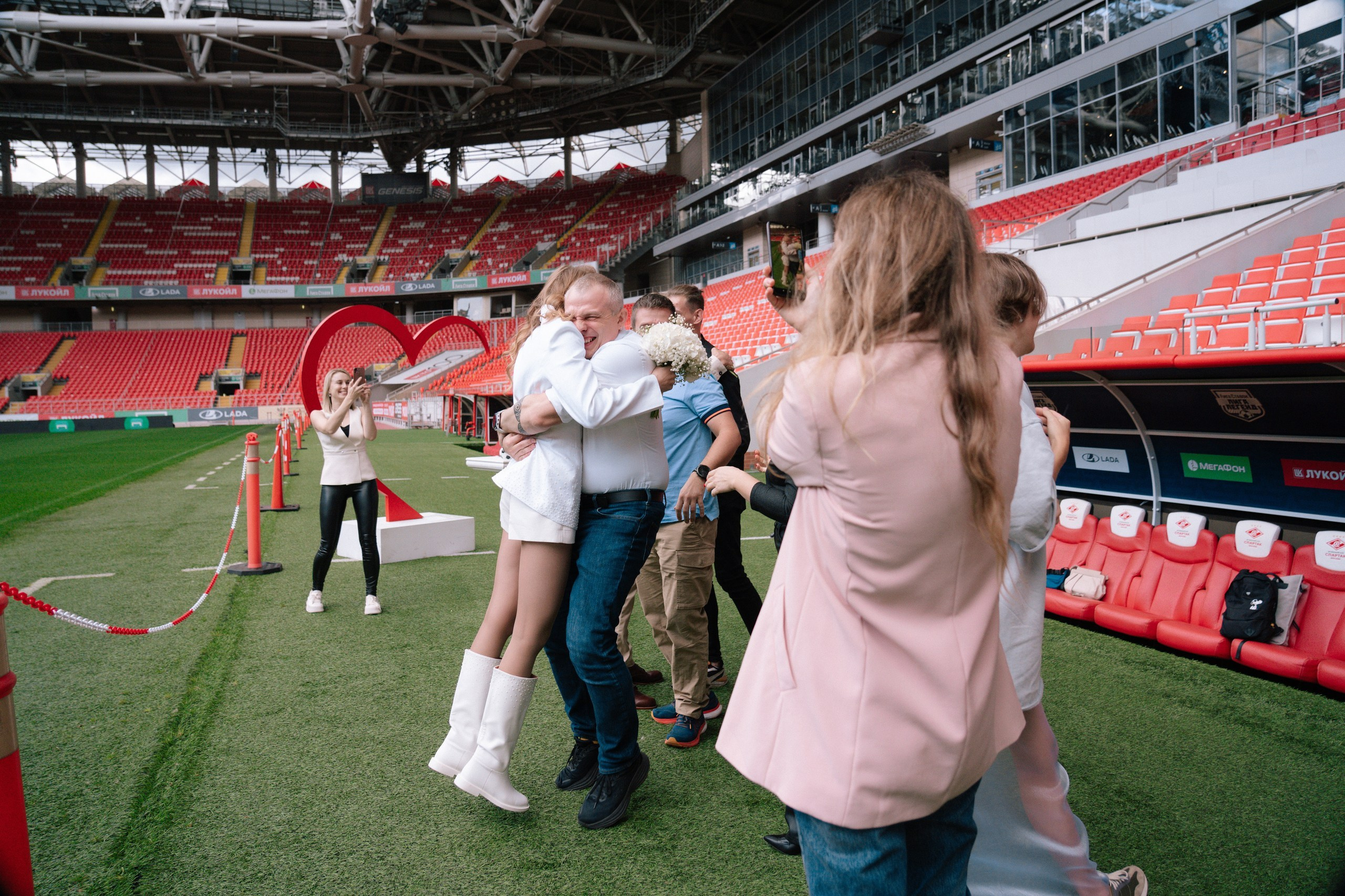 Свадебная фотосессия на стадионе Спартак Тушино