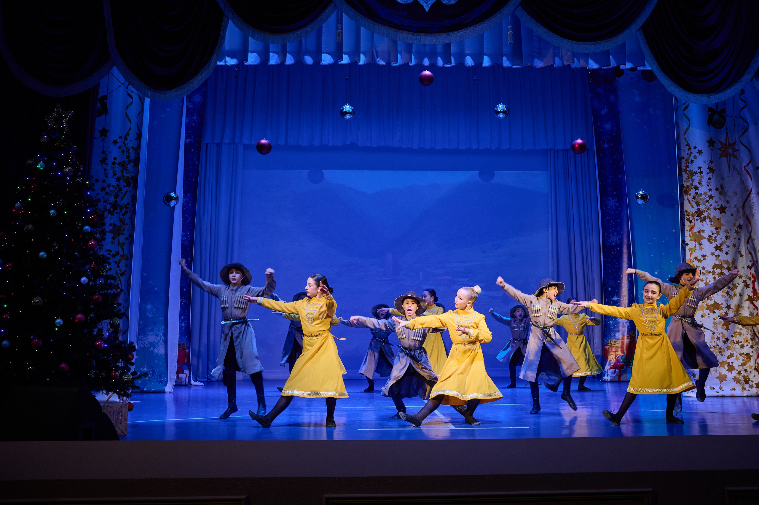 Коцерт НГ В ДК Марьина Роща. Жизнь курорта Кабардинка в фотографиях