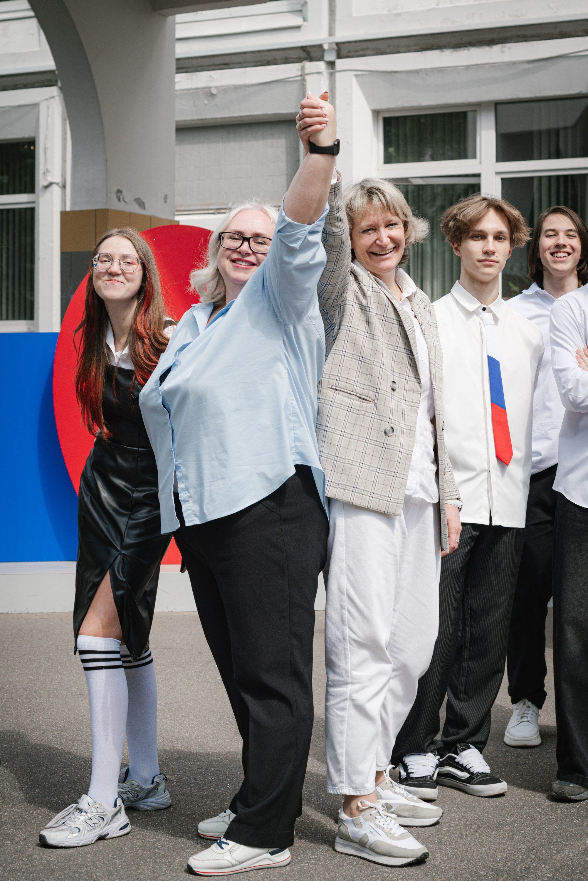 Выпускной альбом 9А класса — фотосессия, видео, репортаж и пожелания в Москве. MILATE — выпускные альбомы, фотосессии и видео в Москве