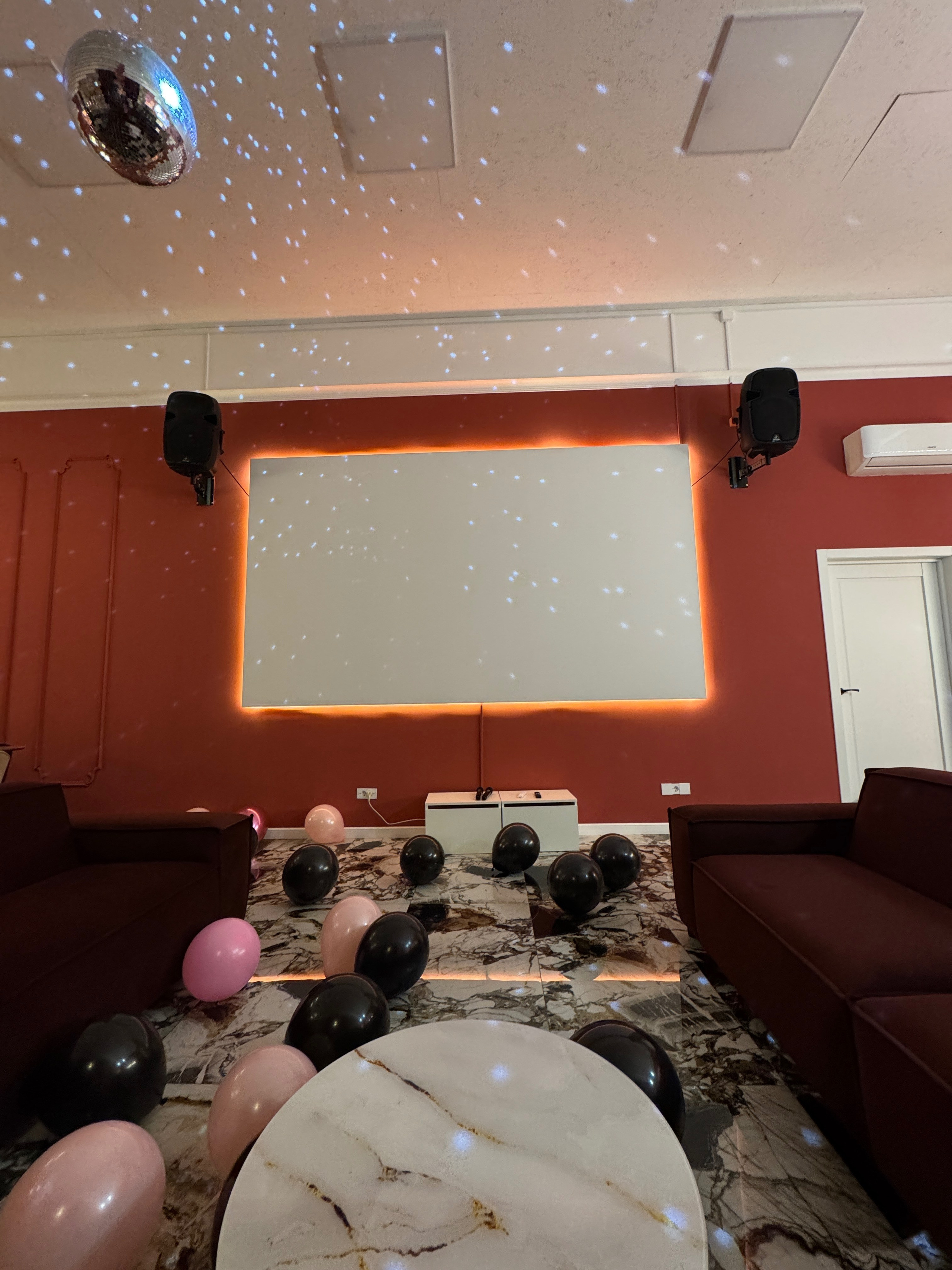 Санта-Лючия. Аренда лофта в СПб для мероприятий