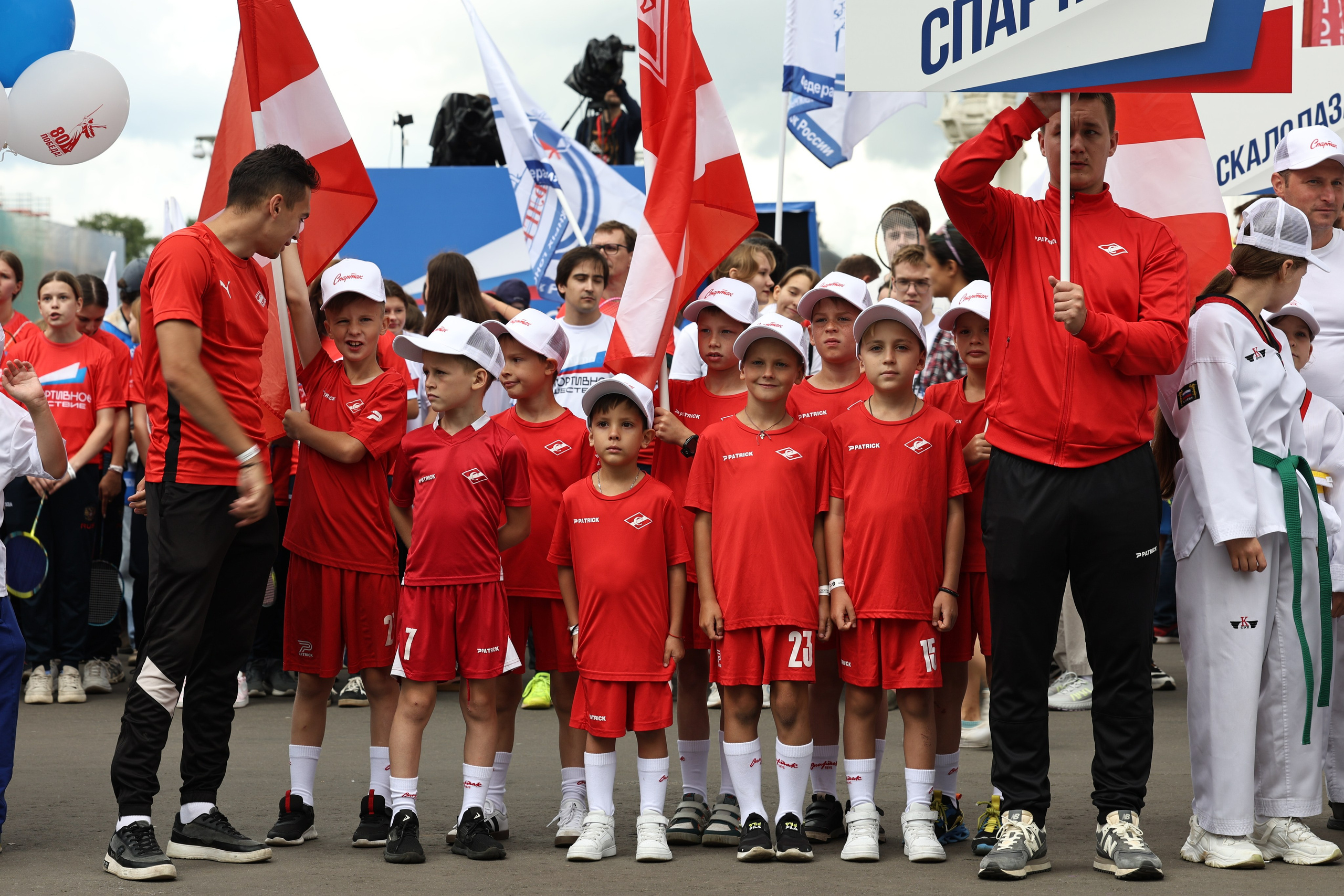 Спортсмены СПАРТАКа на Спортивном шествии