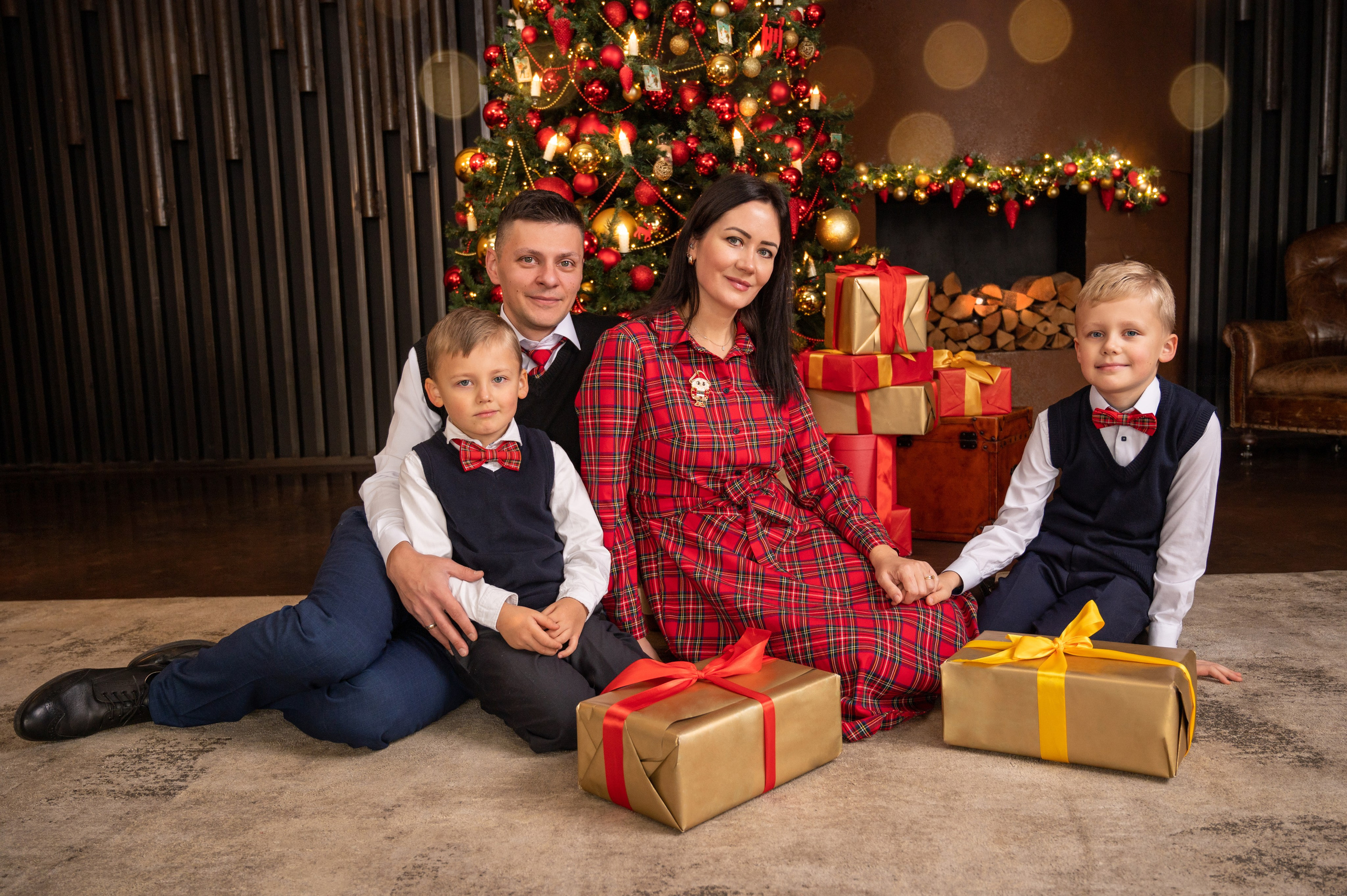 Семейная новогодняя фотосессия в студии
