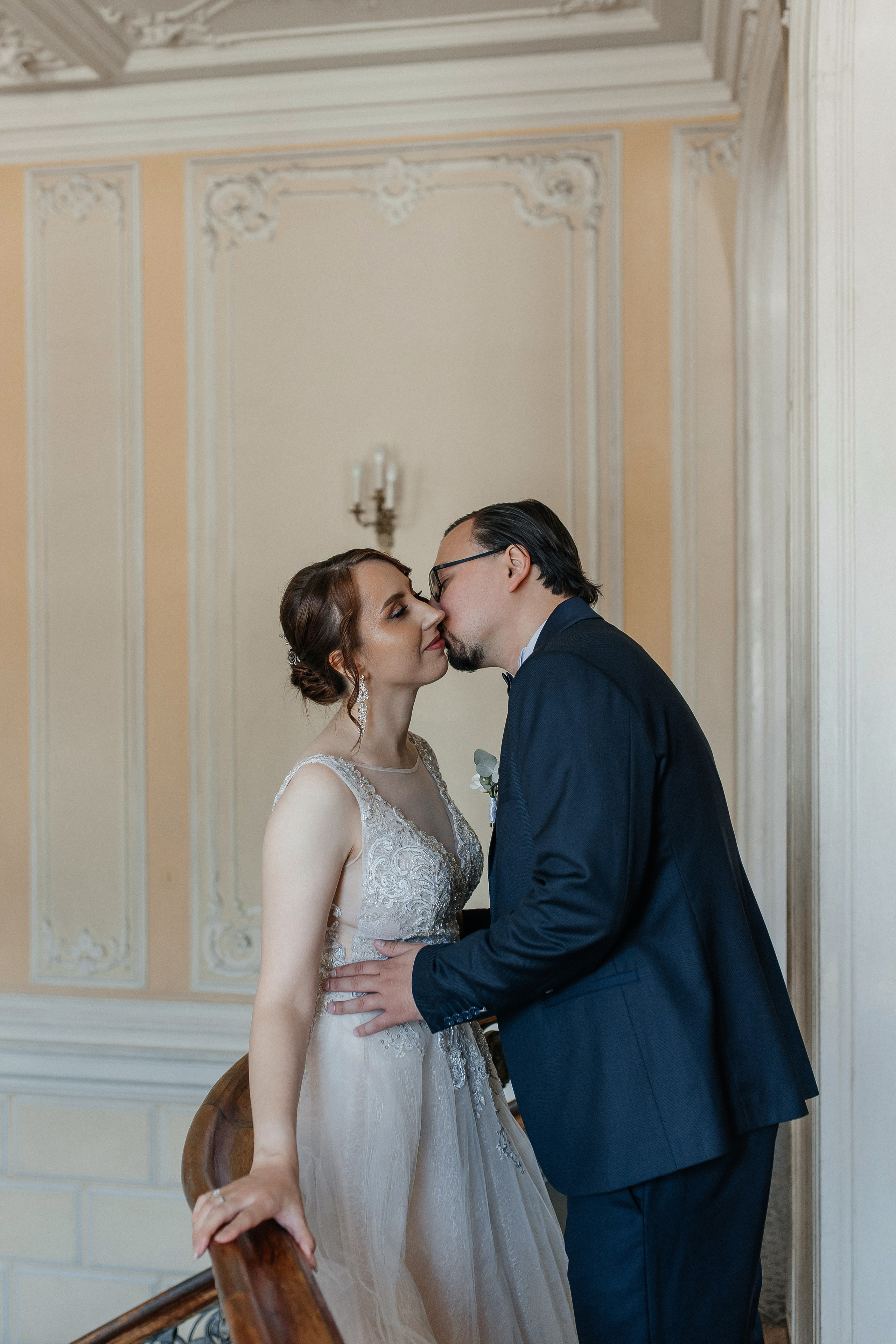 Свадебная фотосессия в Библиотеке-читальне имени Пушкина. Свадебный фотограф в Москве Дарья Олендарёва