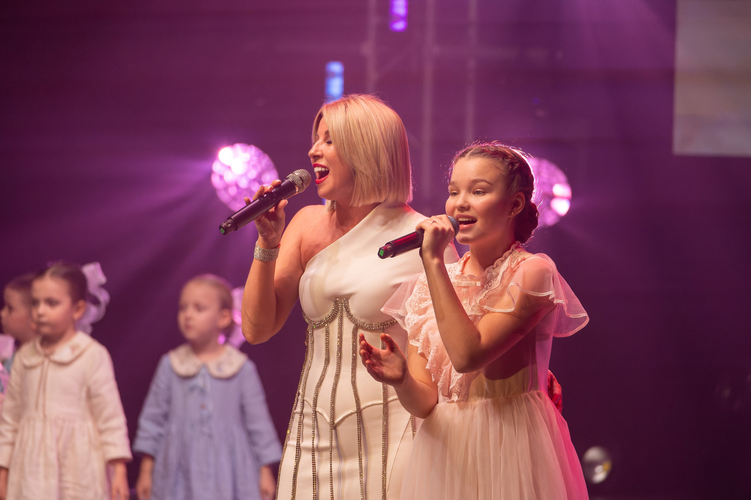 сцена окружной общественный центре имени Моссовета