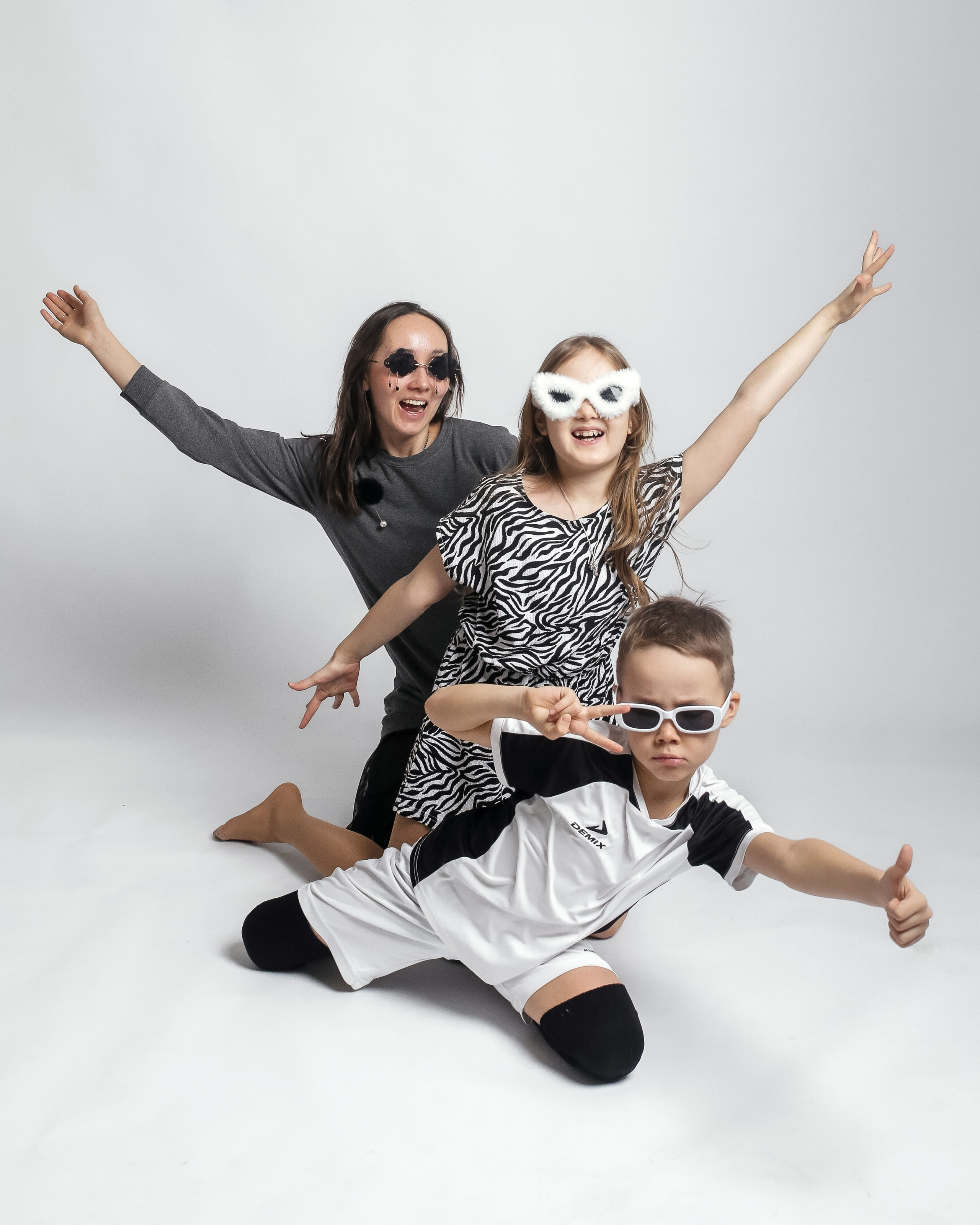 Семейная фотосессия в фотостудии без фотографа. Фотостудия Автопортретная № 2 в Ижевске