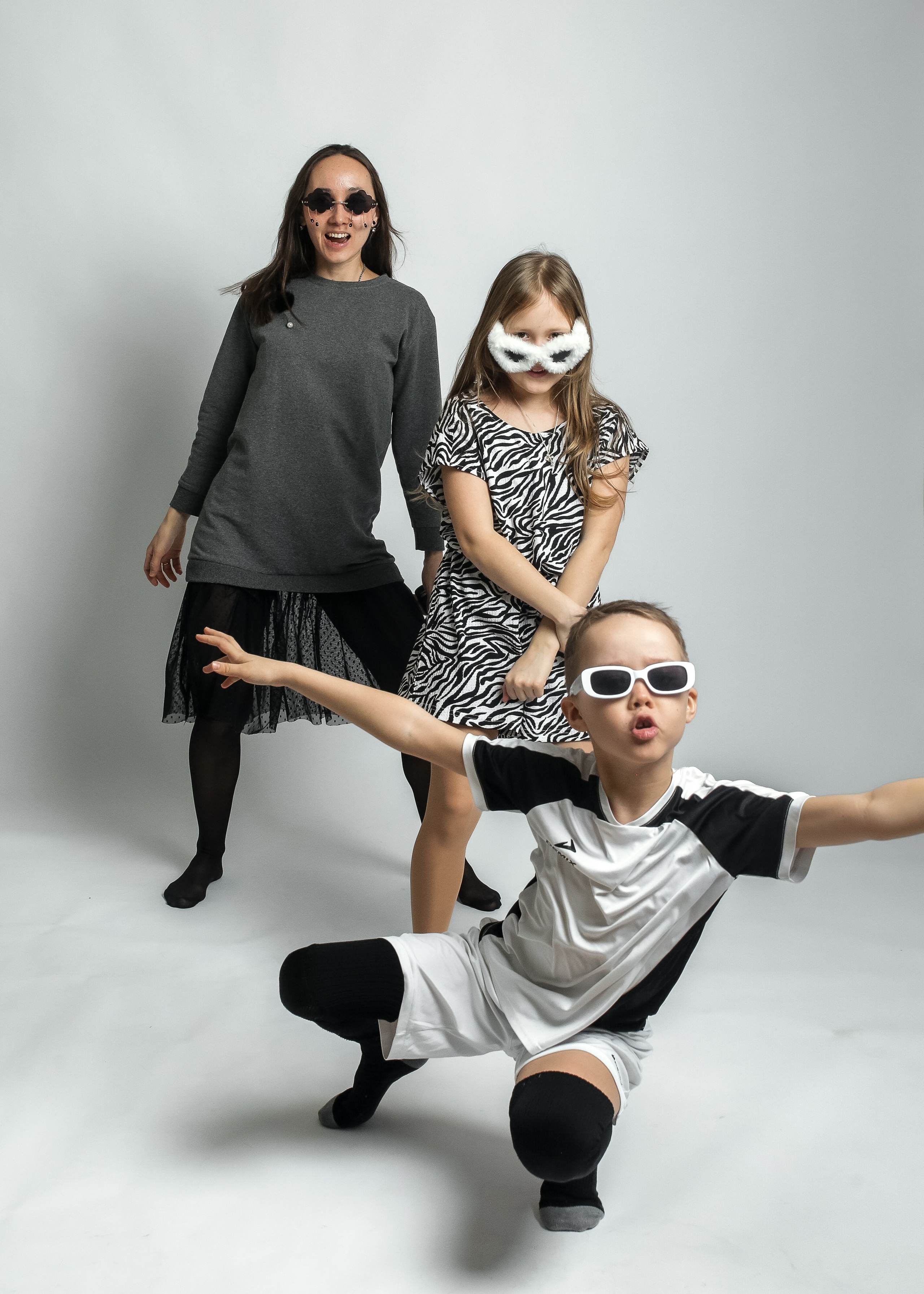 Семейная фотосессия в фотостудии без фотографа. Фотостудия Автопортретная № 2 в Ижевске