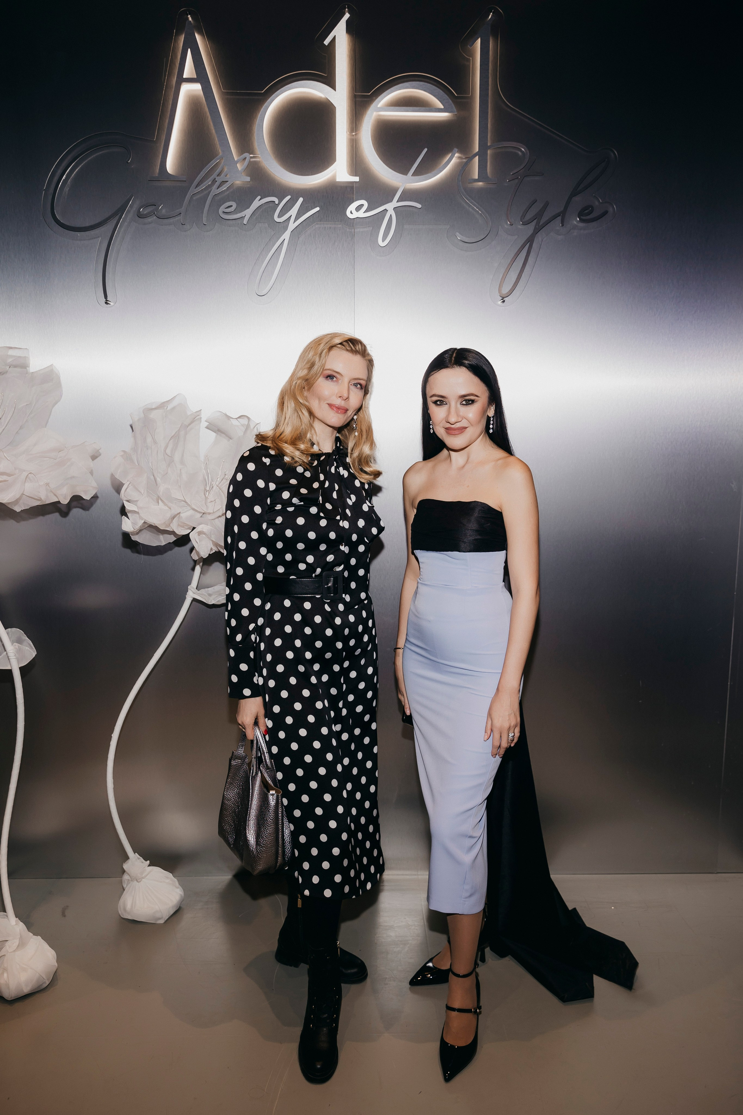 «Пробуждение» в Галерее стиля Адель. «Птичка на проводе»: информационный портал в Москве