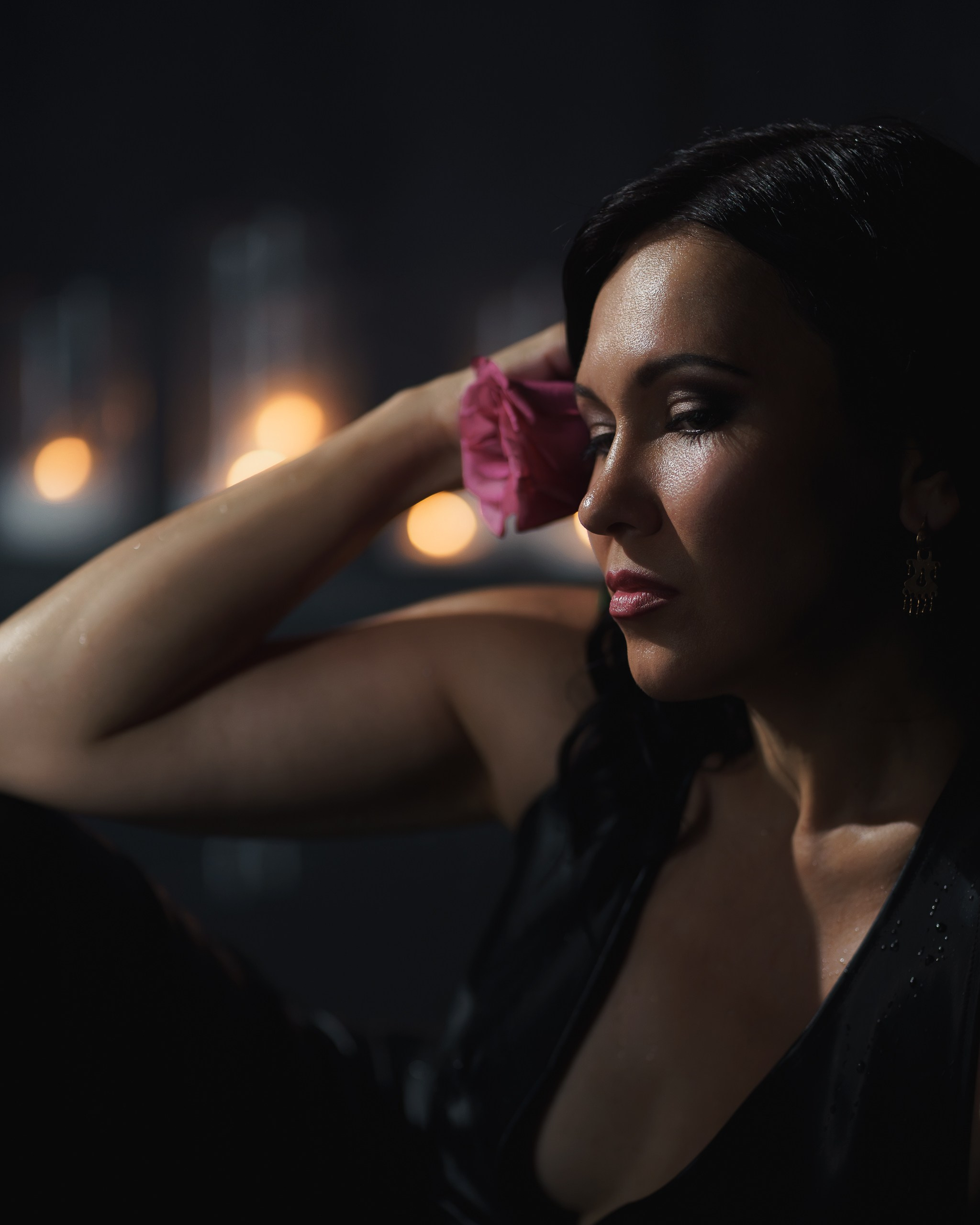 Фотопортрет в низком ключе. Девушки и роза | портретная фотография Екатеринбург