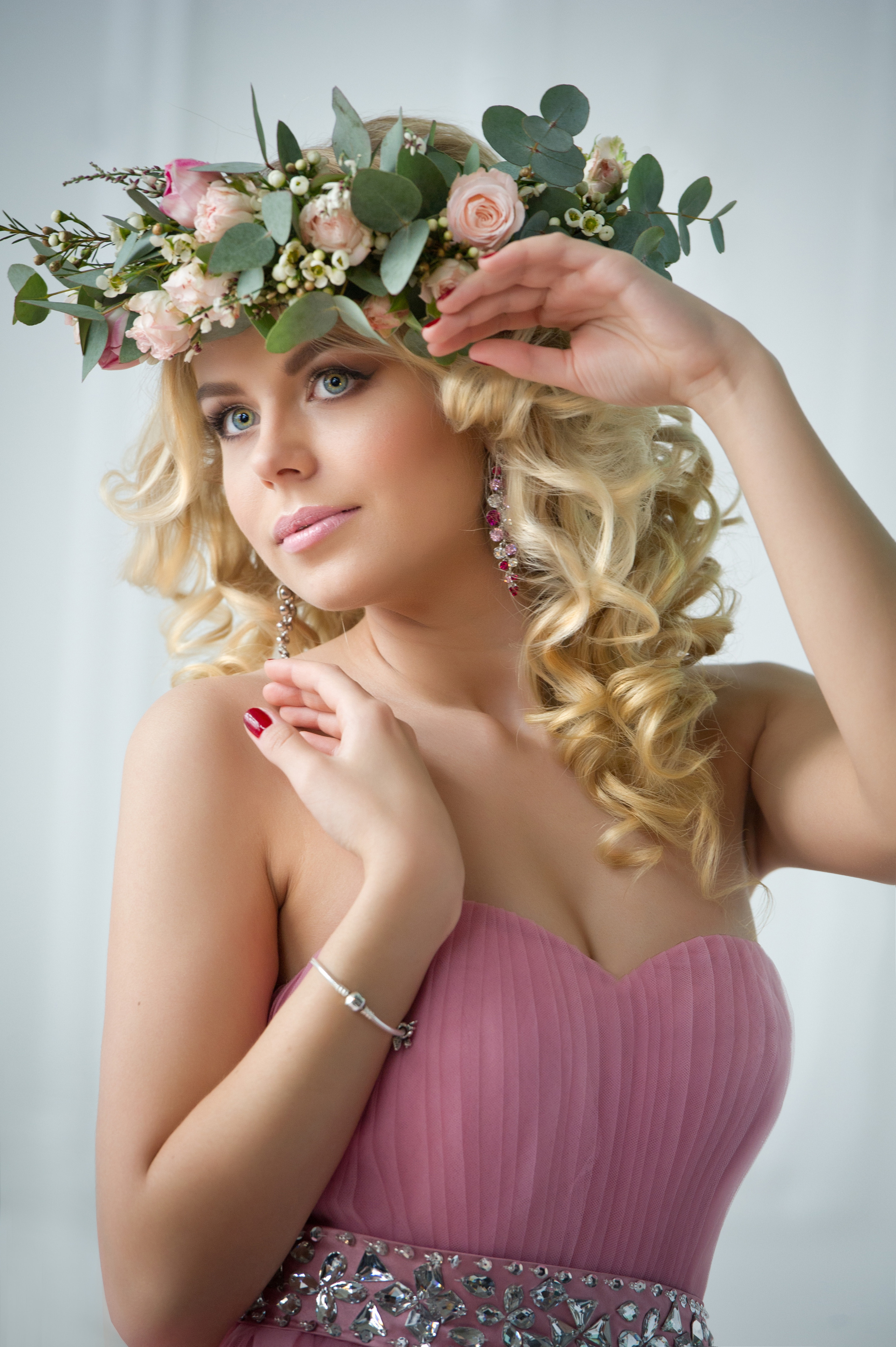 Портретная фотосъемка в студии и на улице. Выпускные альбомы. Частные съемки