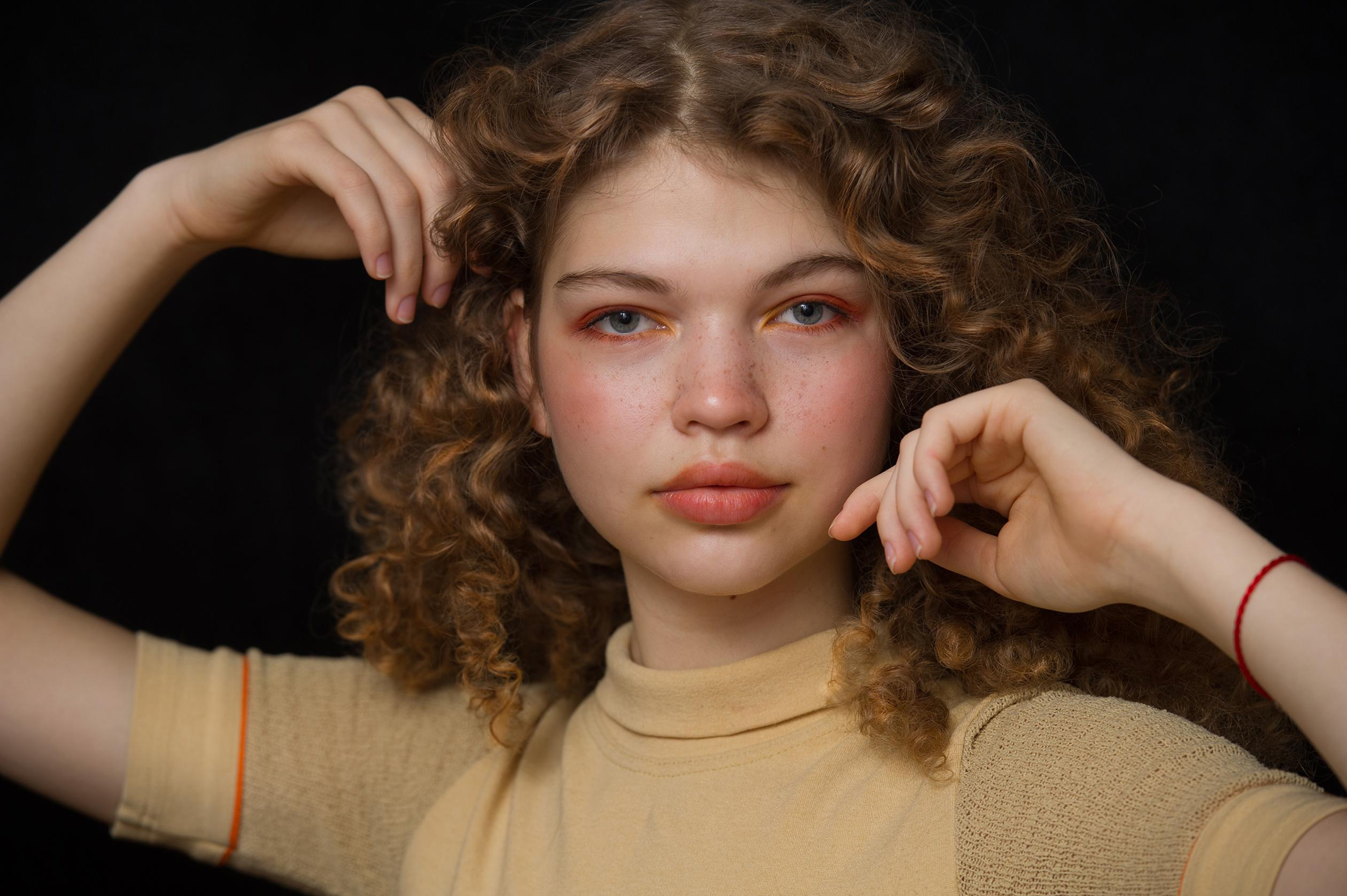 Портретная фотосъемка в студии и на улице. Выпускные альбомы. Частные съемки