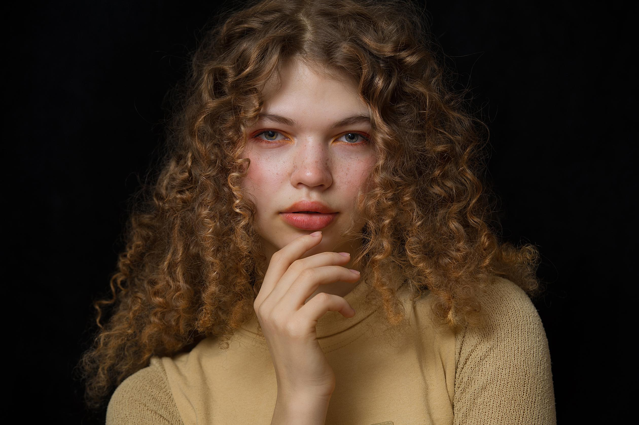 Портретная фотосъемка в студии и на улице. Выпускные альбомы. Частные съемки