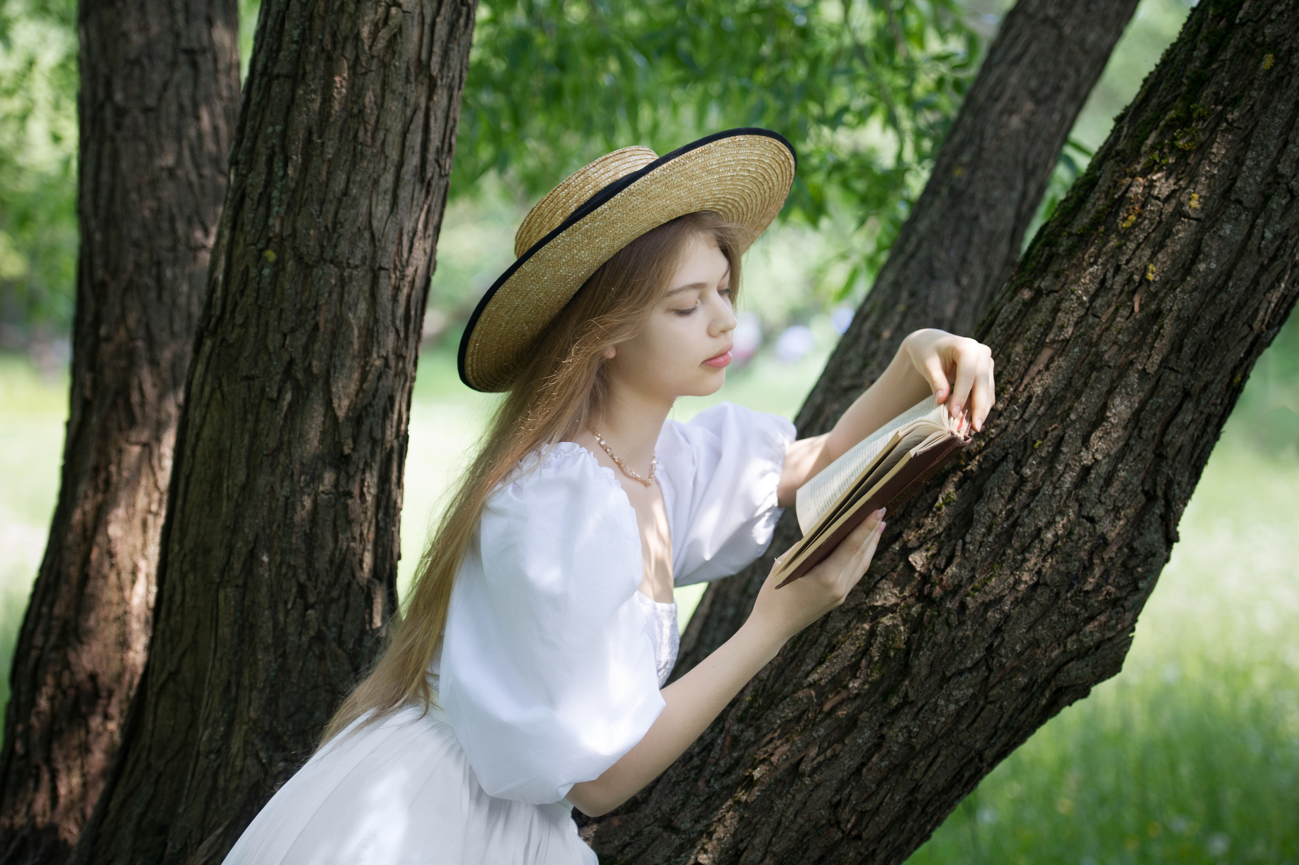 Портретная фотосъемка в студии и на улице. Выпускные альбомы. Частные съемки