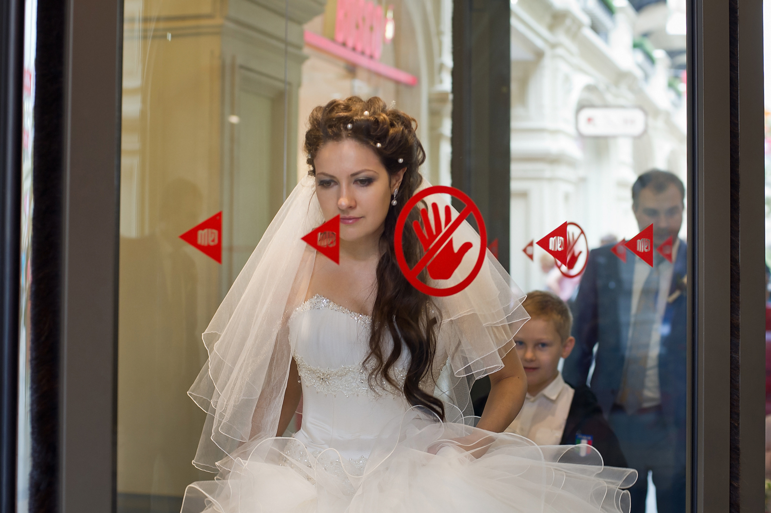 Профессиональная свадебная фотосессия в Москве и московской области. Выпускные альбомы. Частные съемки