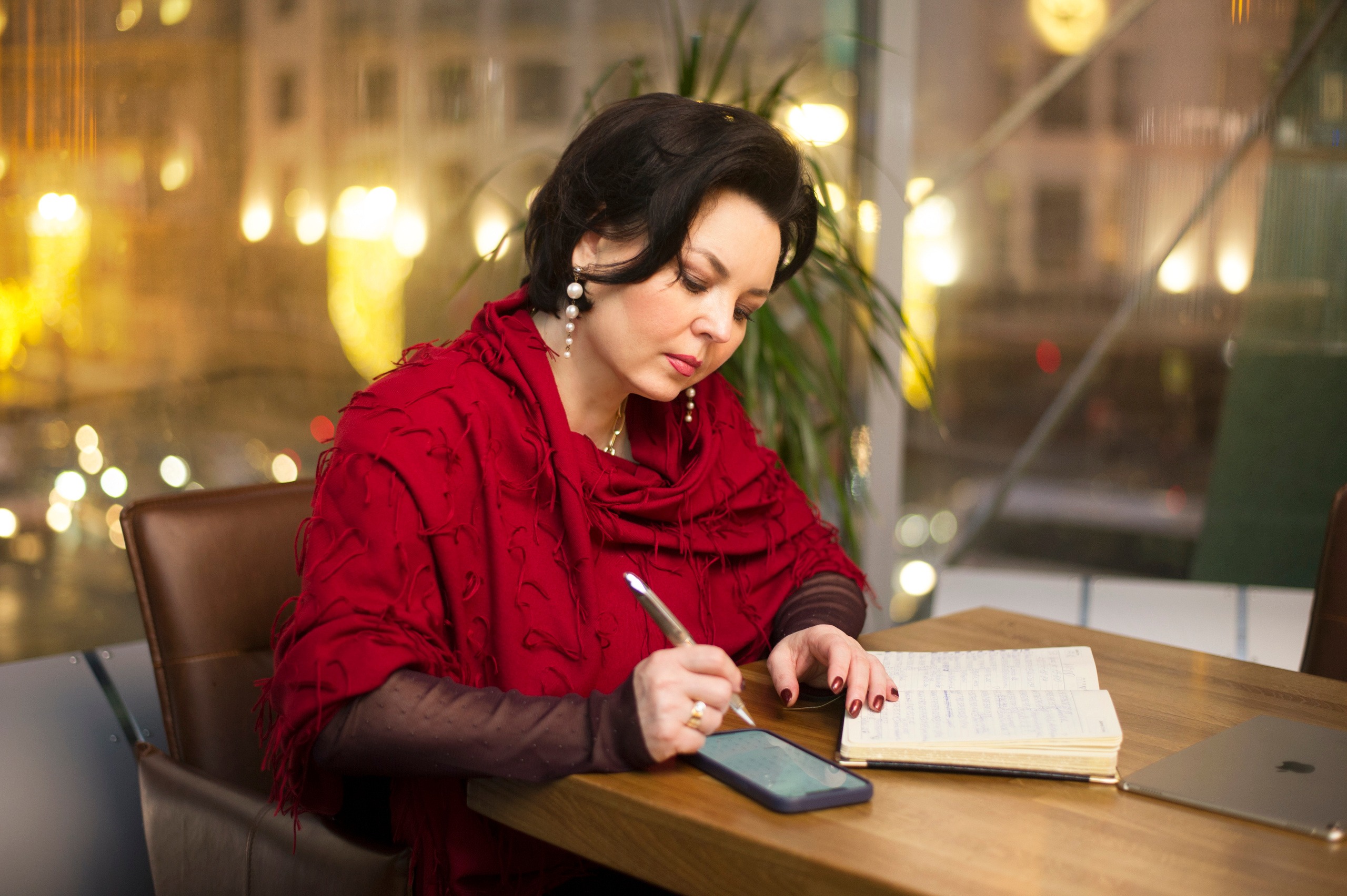 Портретная фотосъемка в студии и на улице. Выпускные альбомы. Частные съемки