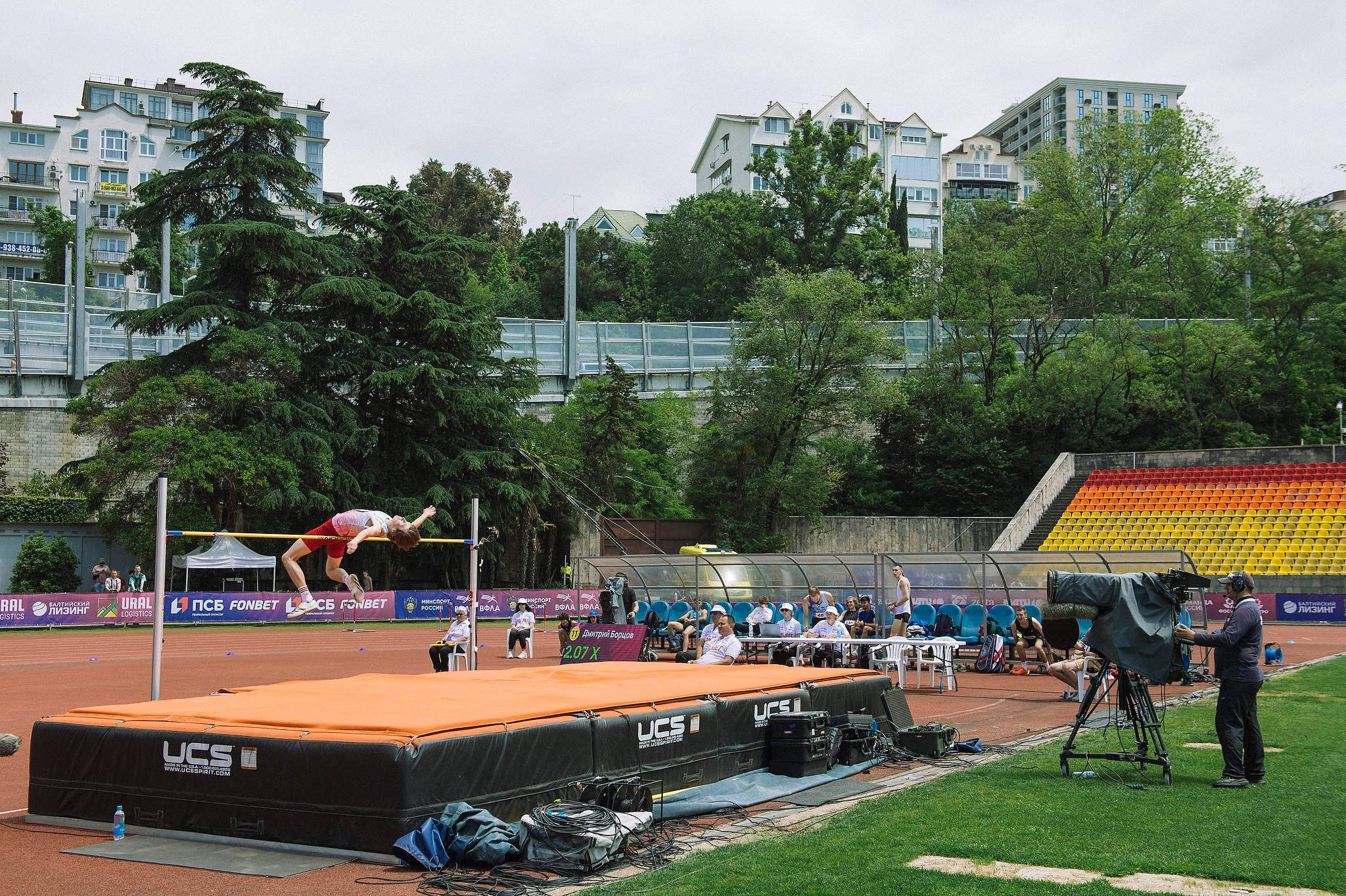 Прыжки в высоту у мужчин в Сочи на стадионе