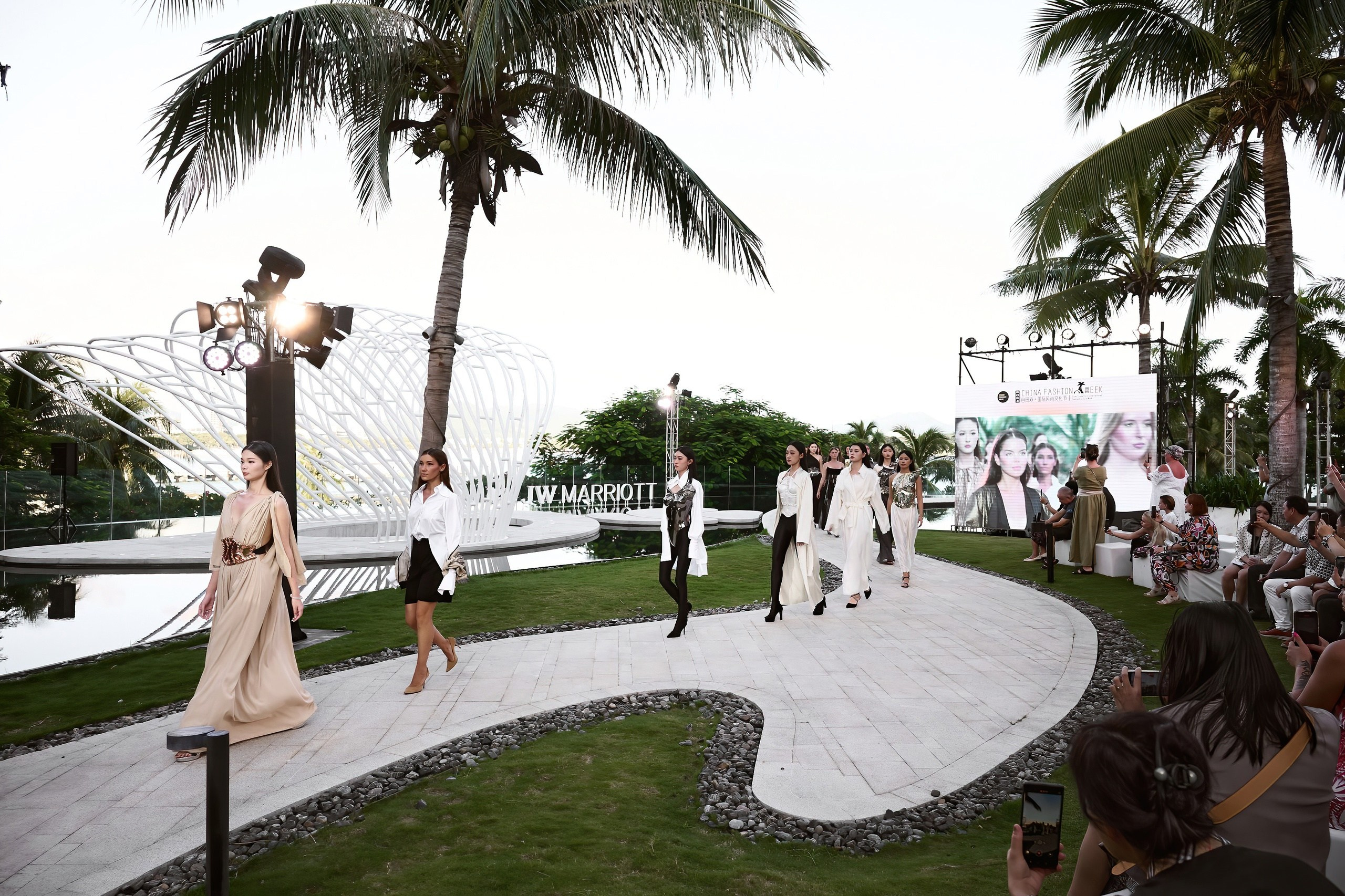 T.Efremova & IRRA. China Fashion Week. 2024. Дима Бабушкин. Фотограф. Подиум. Репортаж. Творчество. Дорого