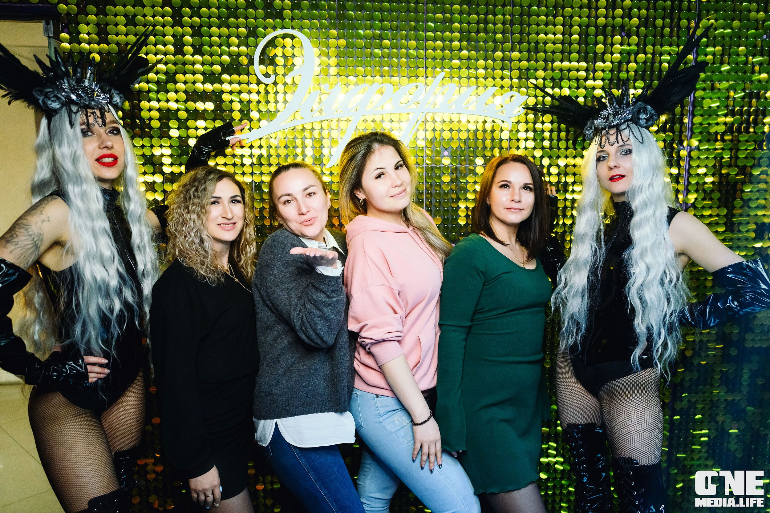 Фотоотчет с вечеринки в караоке-клубе Эйфория. One Media Life: фоторепортажи, фотоотчеты с мероприятий и заведений