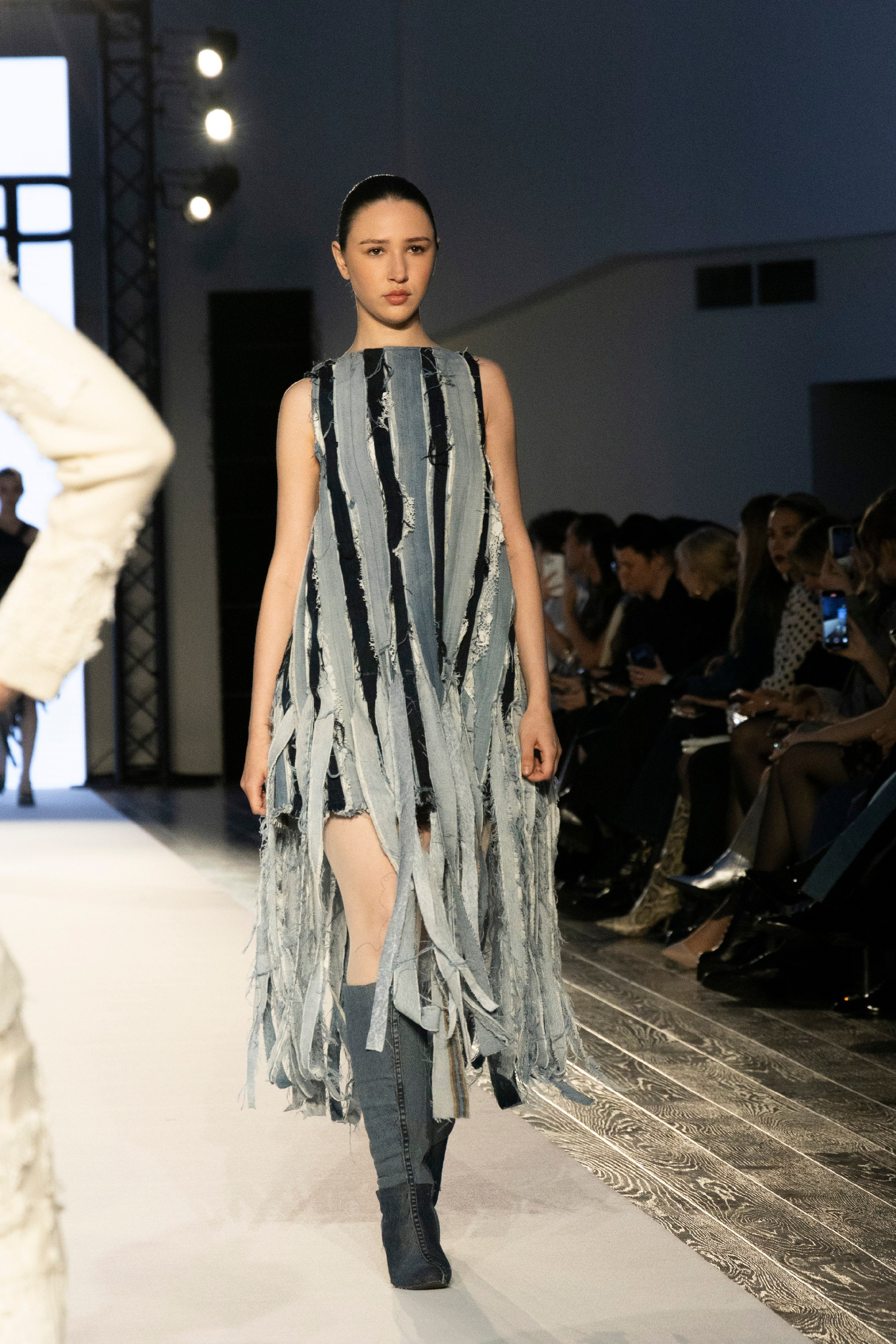 ДЛТ Собака.ru показ победителей конкурса «Новые имена в моде 2025». FOTOFAQ SKOOL г. Санкт-Петербург: очные, дистанционные и онлайн курсы фотографии