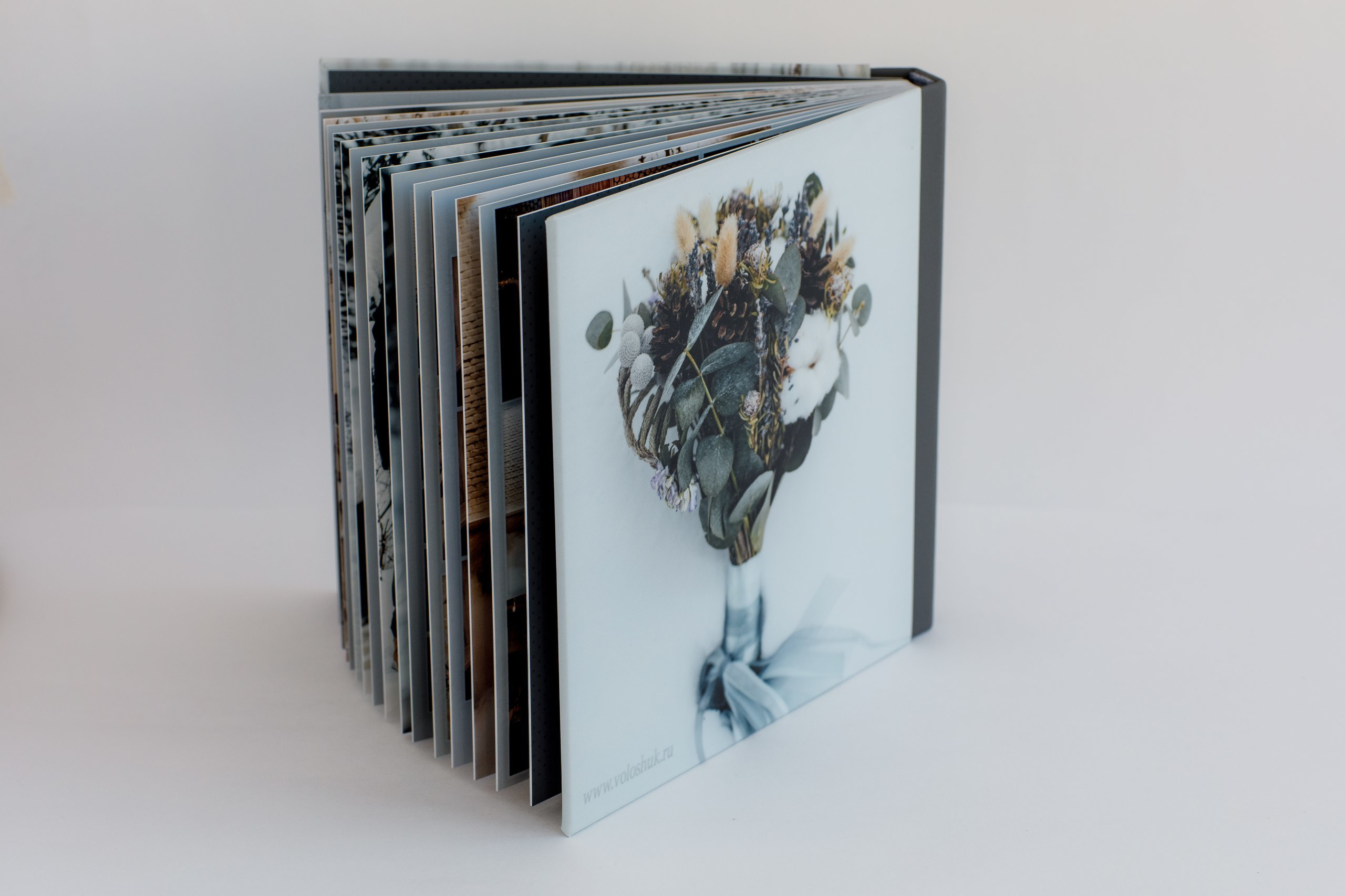 Альбом с примерами свадебных книг. Свадебный фотограф в Санкт-Петербурге Волощук Евгений