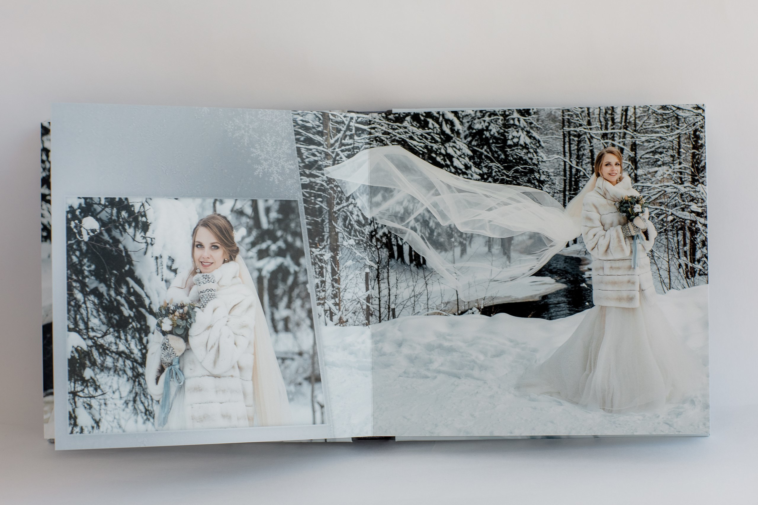 Альбом с примерами свадебных книг. Свадебный фотограф в Санкт-Петербурге Волощук Евгений