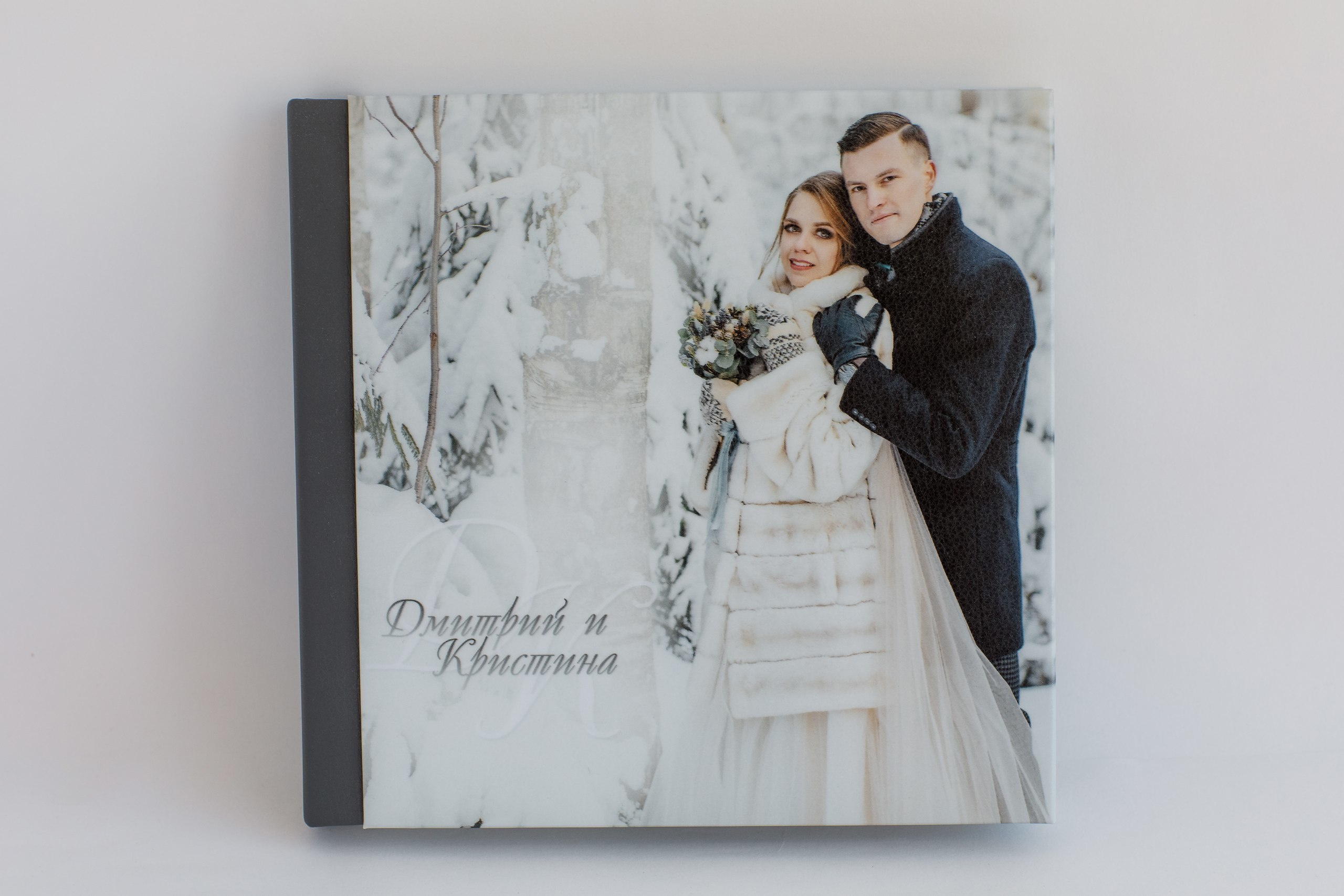 Альбом с примерами свадебных книг. Свадебный фотограф в Санкт-Петербурге Волощук Евгений